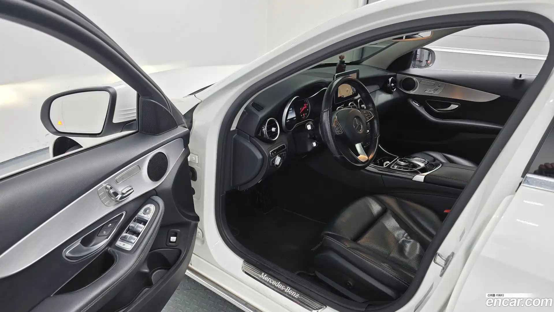 C-Class Mercedes-Benz 2016.4-INNER-010