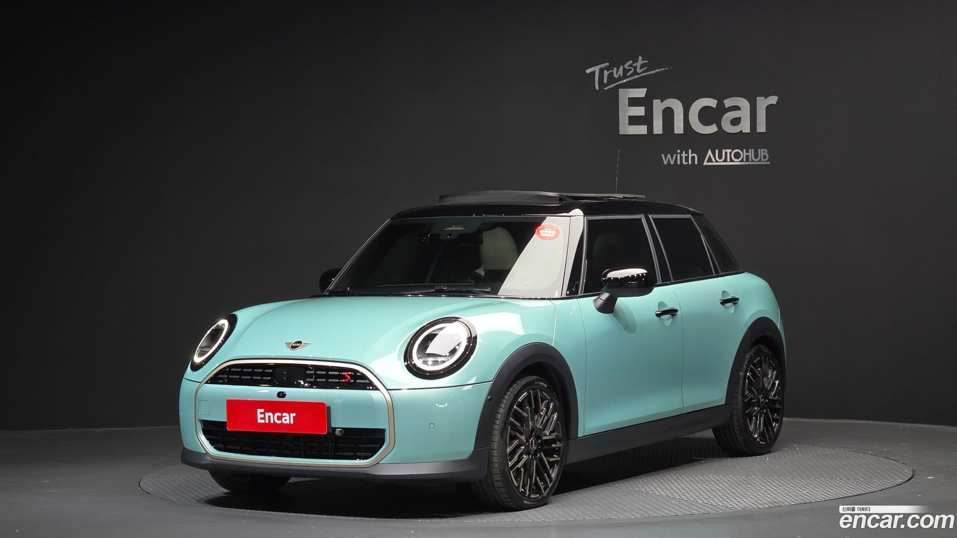 Main__Slider__Photo:Cooper Mini 2025.2-0