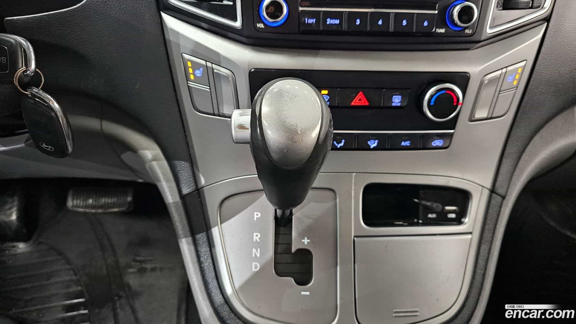 Starex Hyundai 2018.10-INNER-009