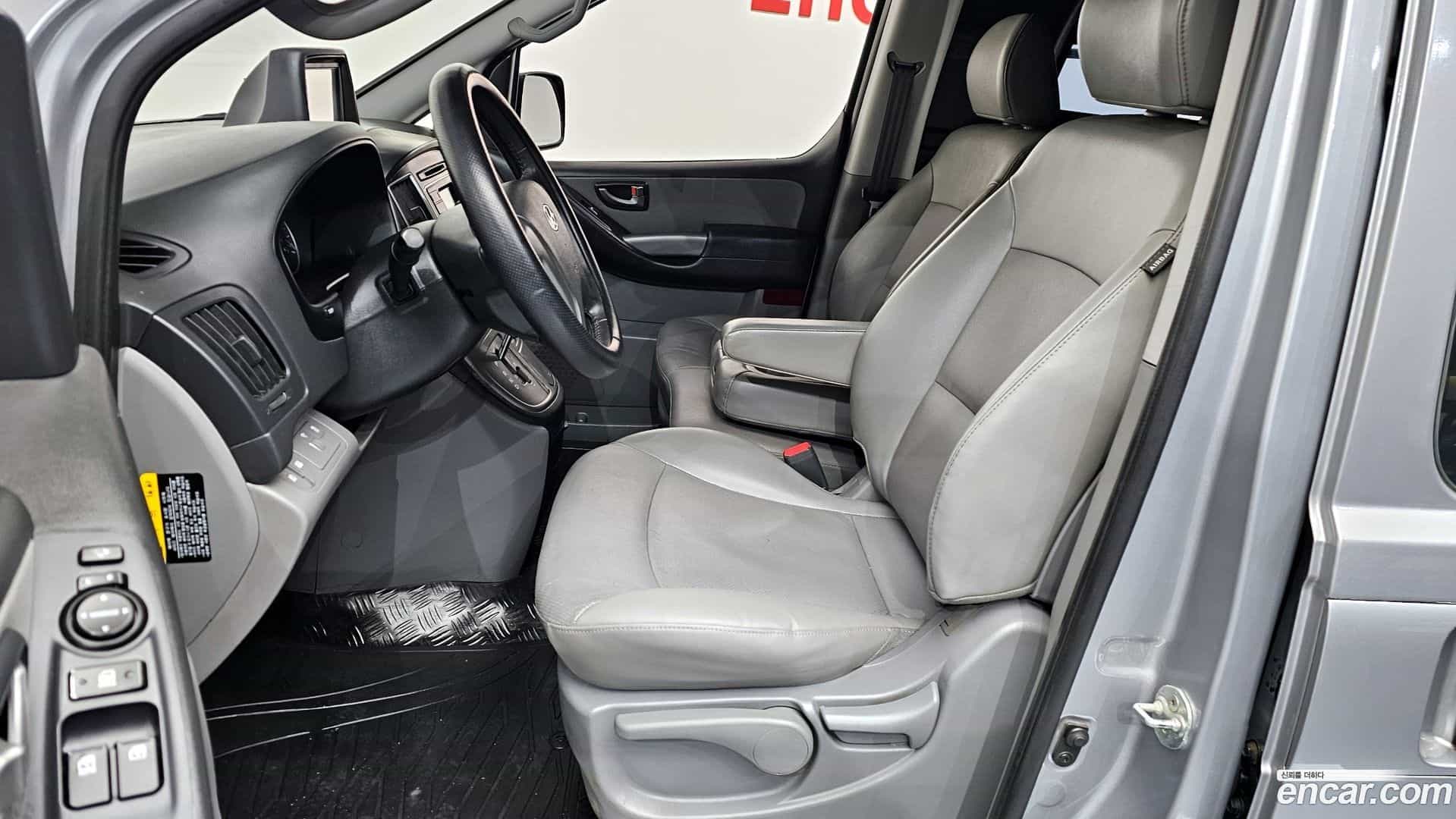 Starex Hyundai 2018.10-INNER-036