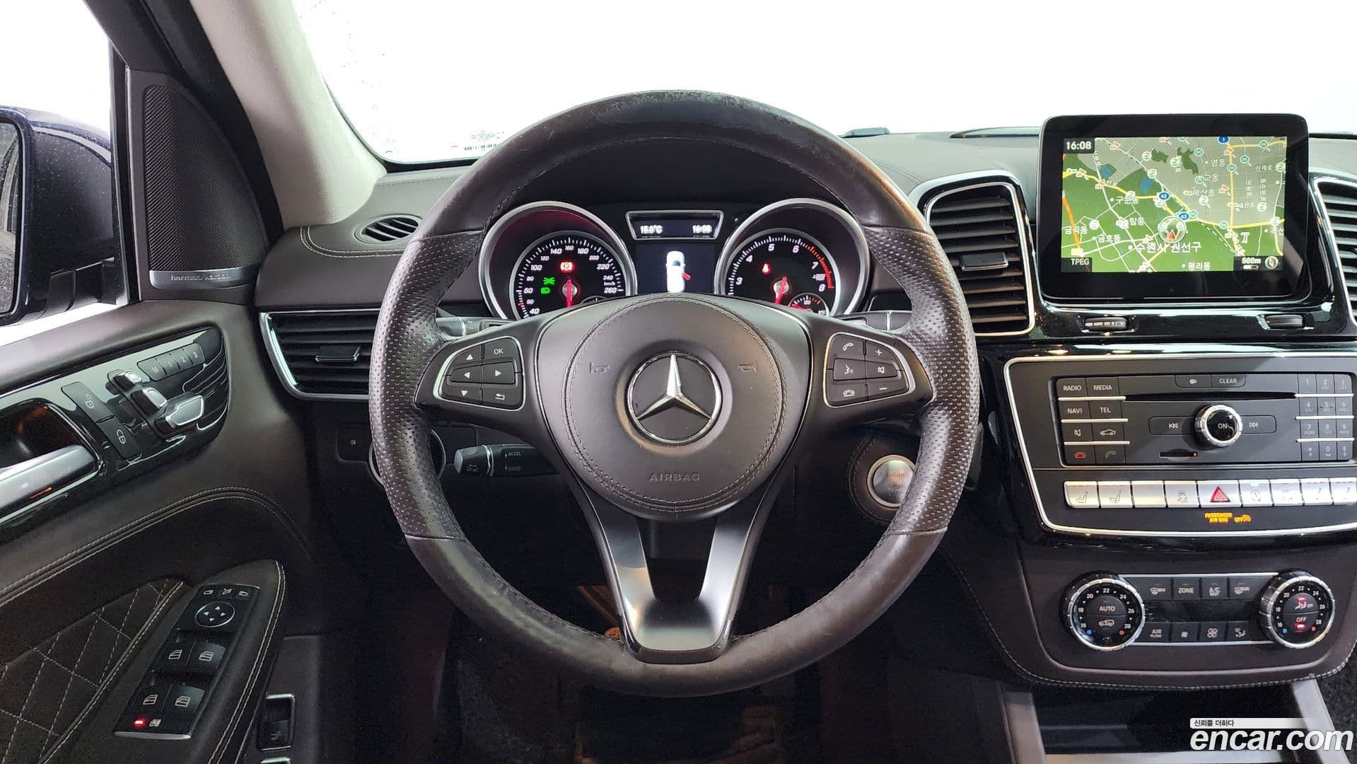 Main__Slider__Photo:GLS-Class Mercedes-Benz 2017.9-11
