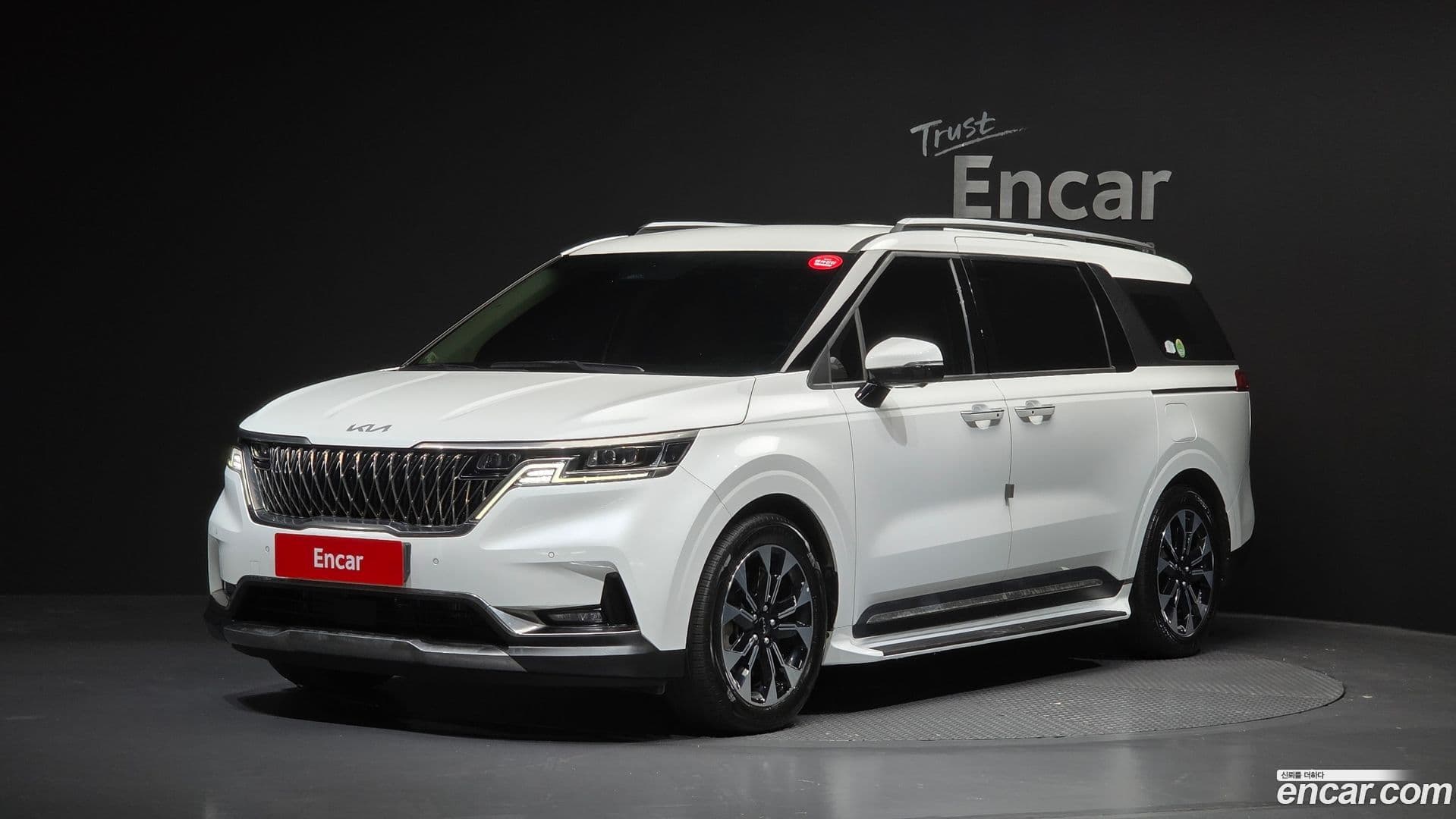 Main__Slider__Photo:Canival Kia 2022.11-0