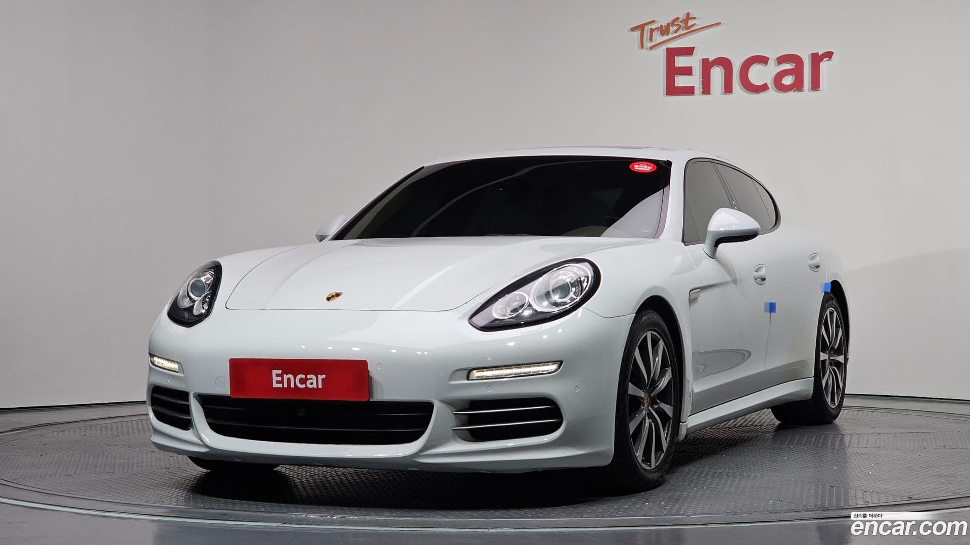 Main__Slider__Photo:Panamera Porsche 2015.4-0