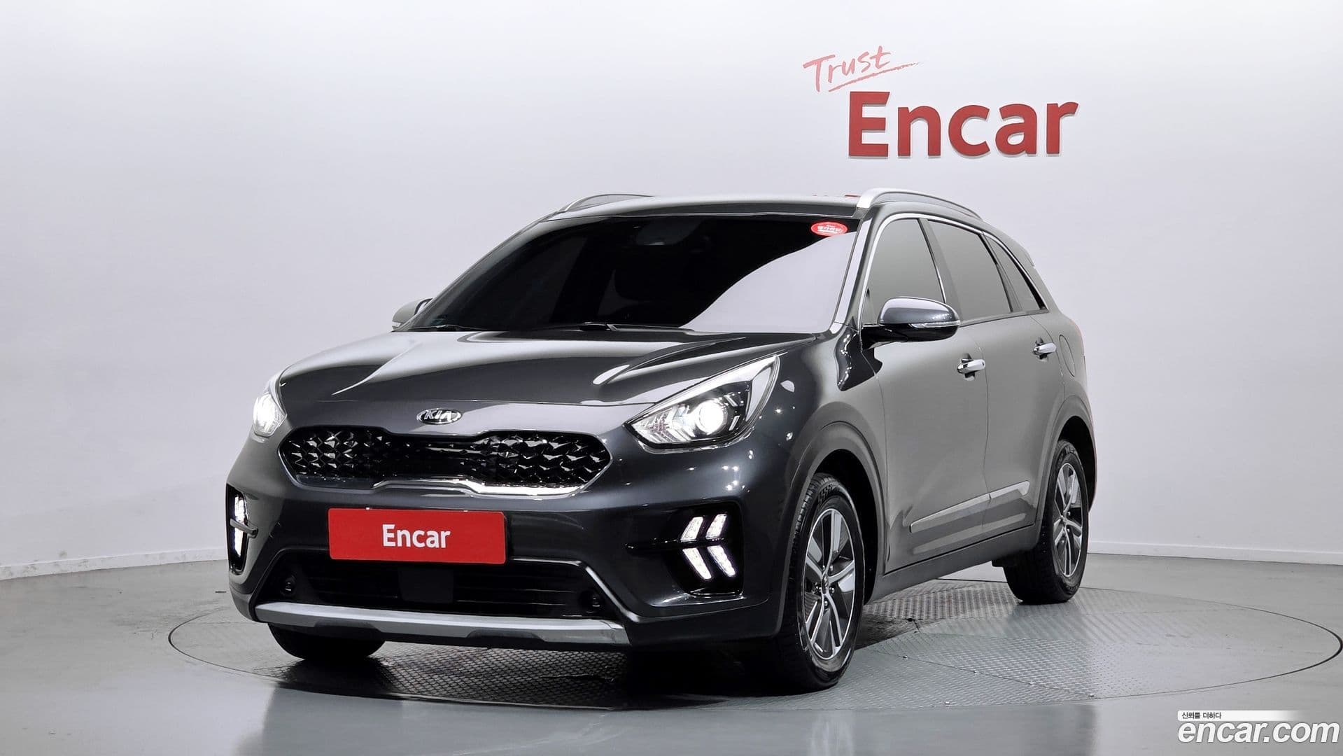 Main__Slider__Photo:Niro Kia 2019.10-0