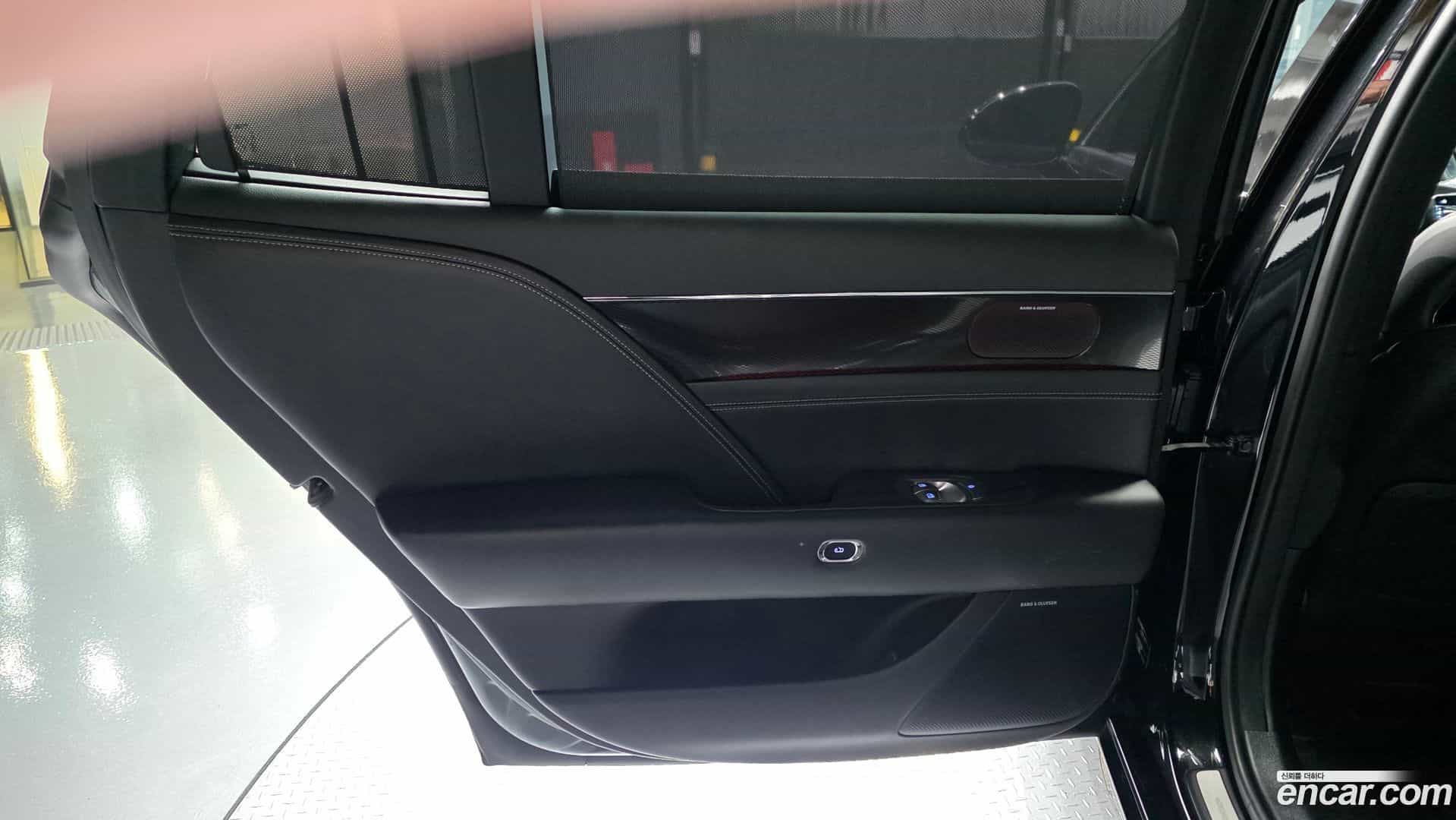 G90 Genesis 2023.1-INNER-035