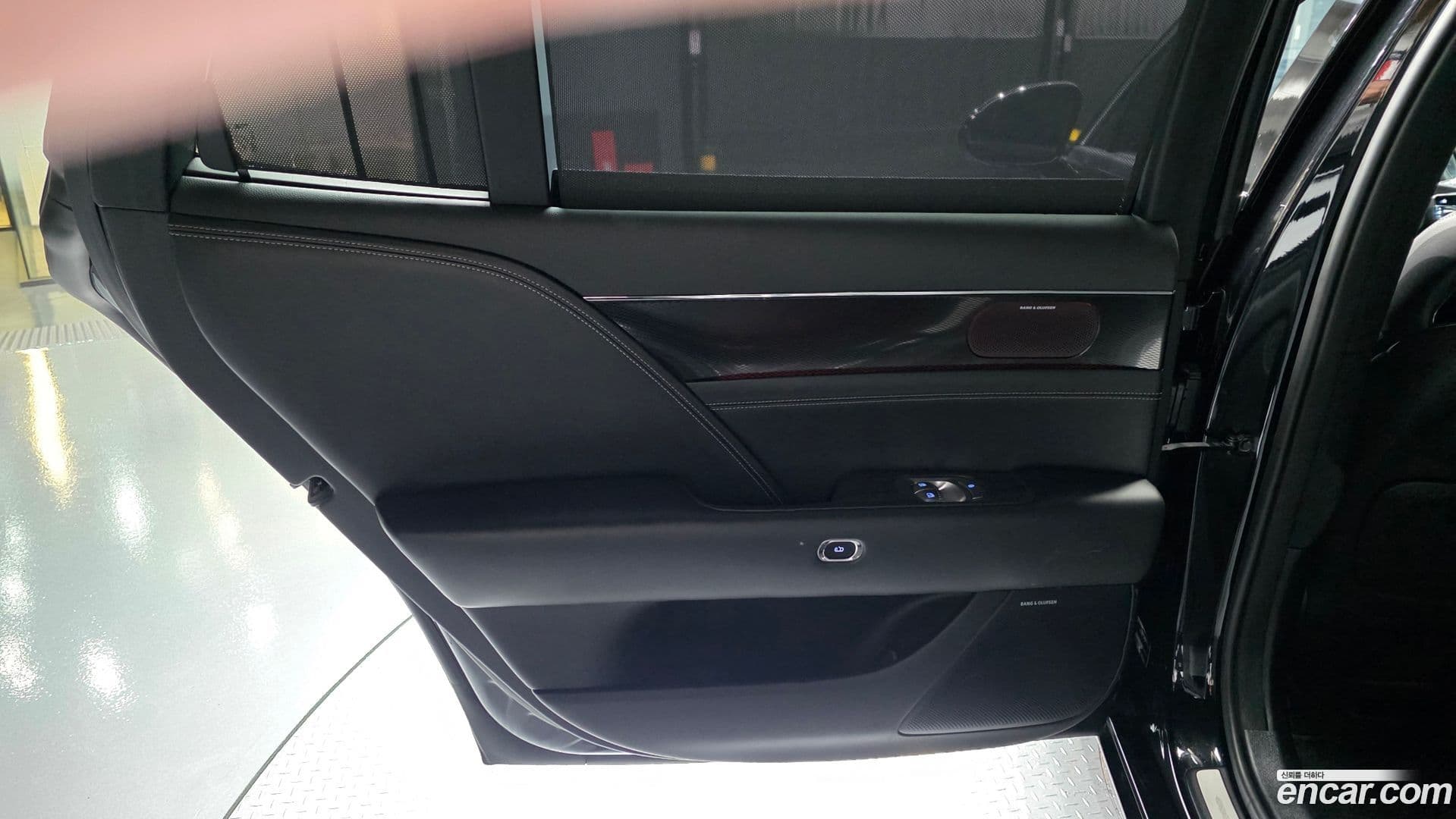 Main__Slider__Photo:G90 Genesis 2023.1-24