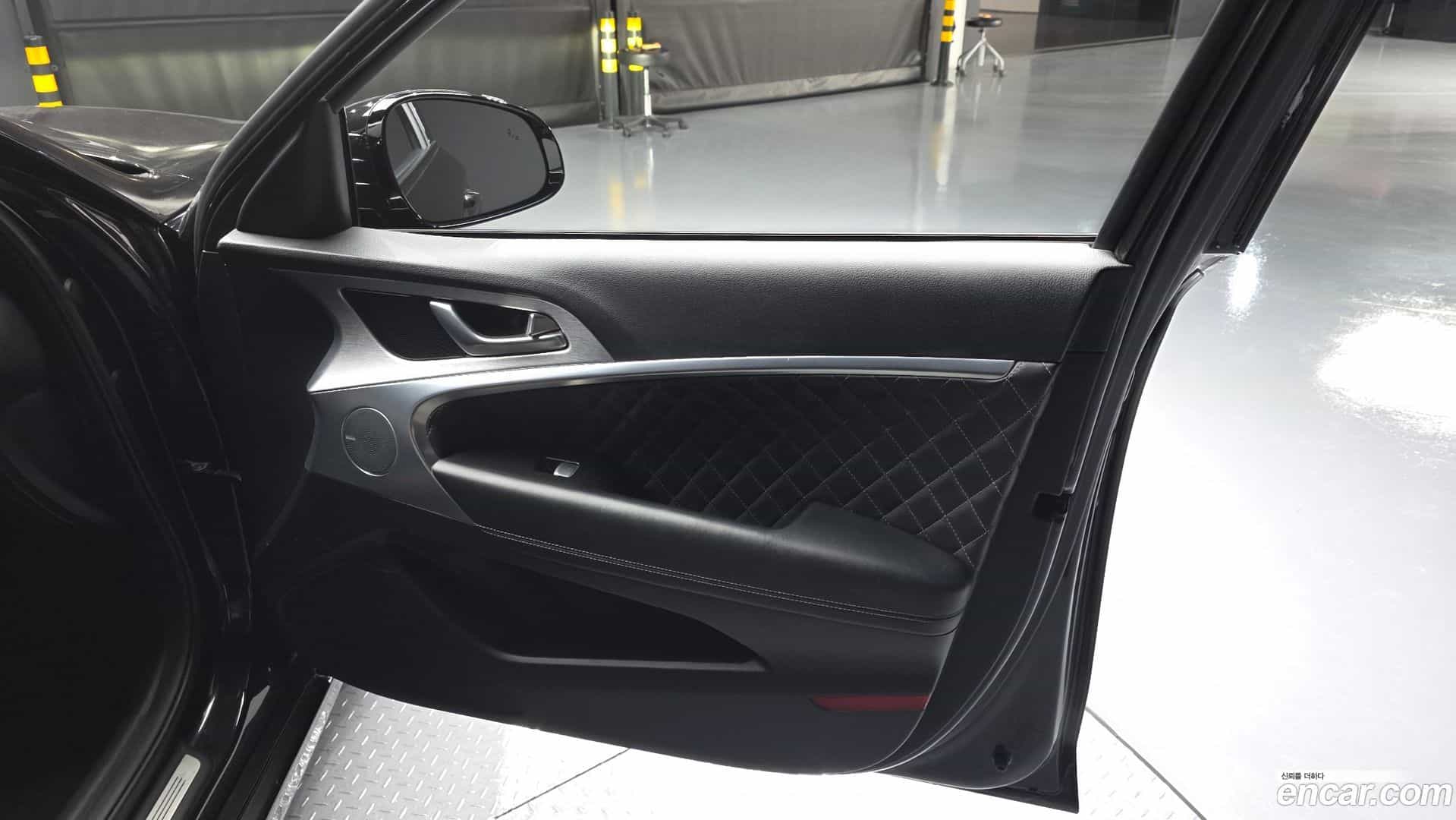 G70 Genesis 2018.2-INNER-034