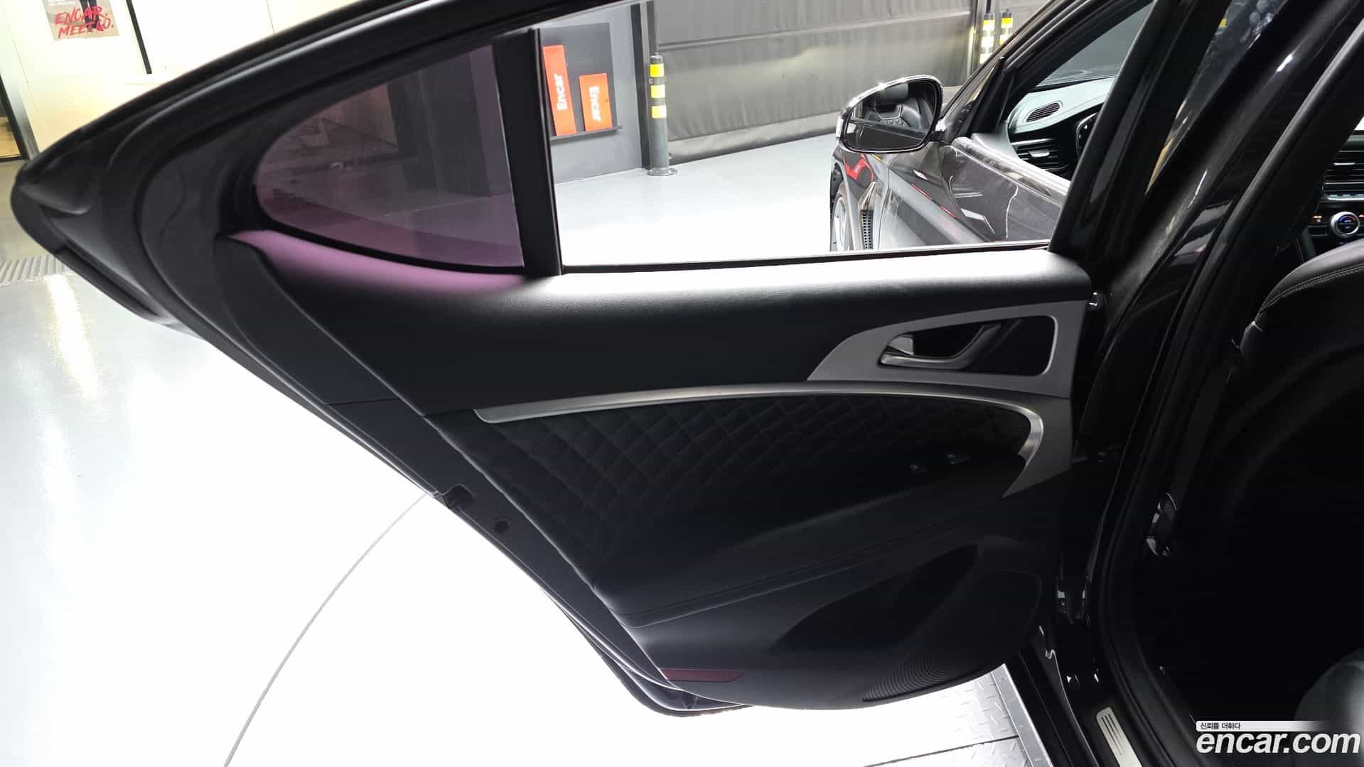 G70 Genesis 2018.2-INNER-035