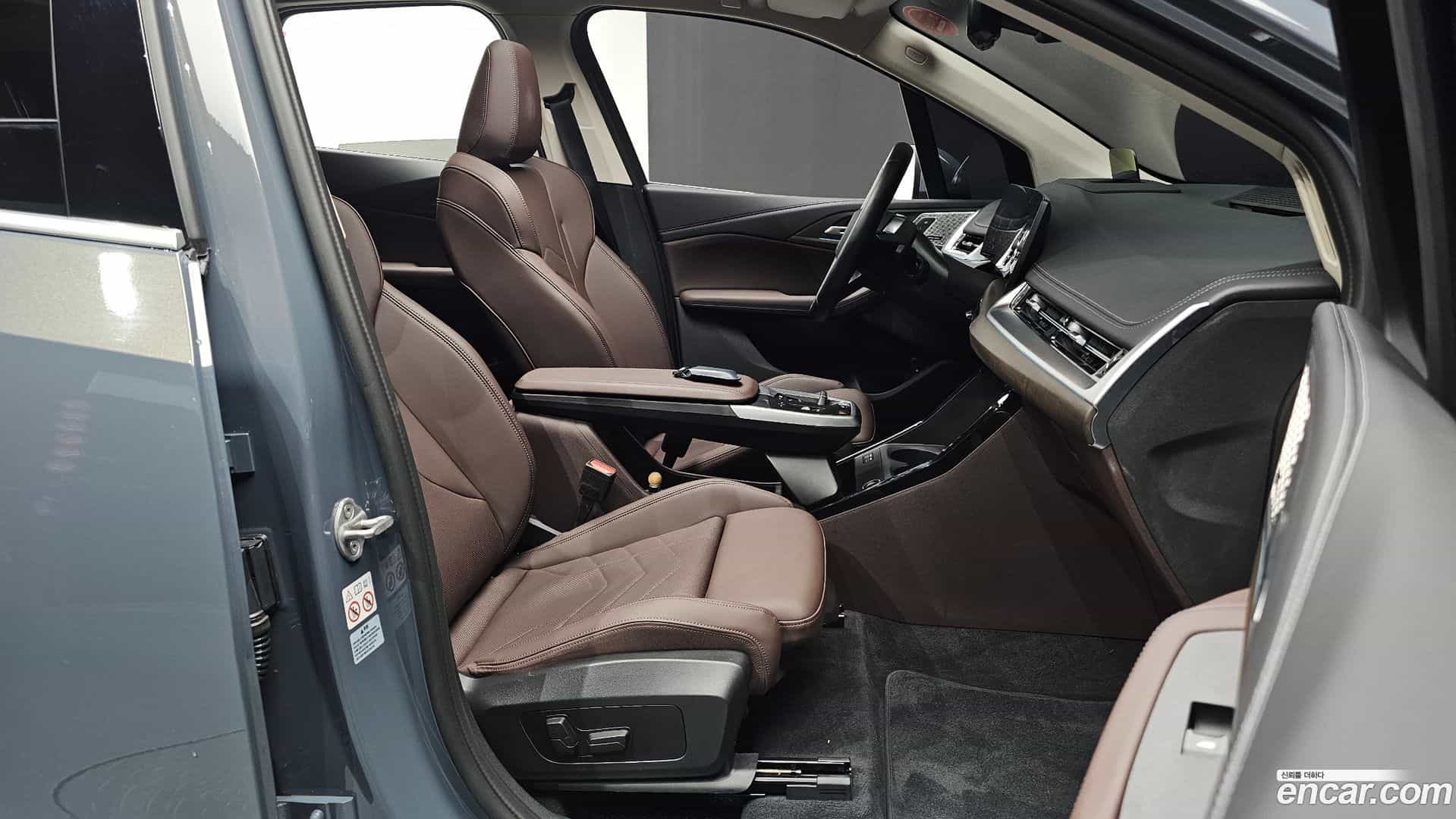 2-Series BMW 2024.3-INNER-010