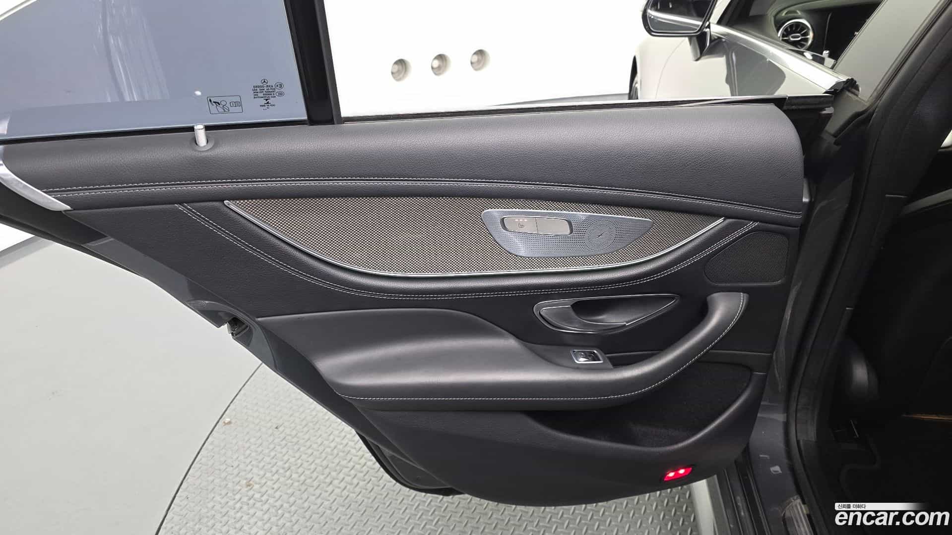 CLS-Class Mercedes-Benz 2018.10-INNER-035