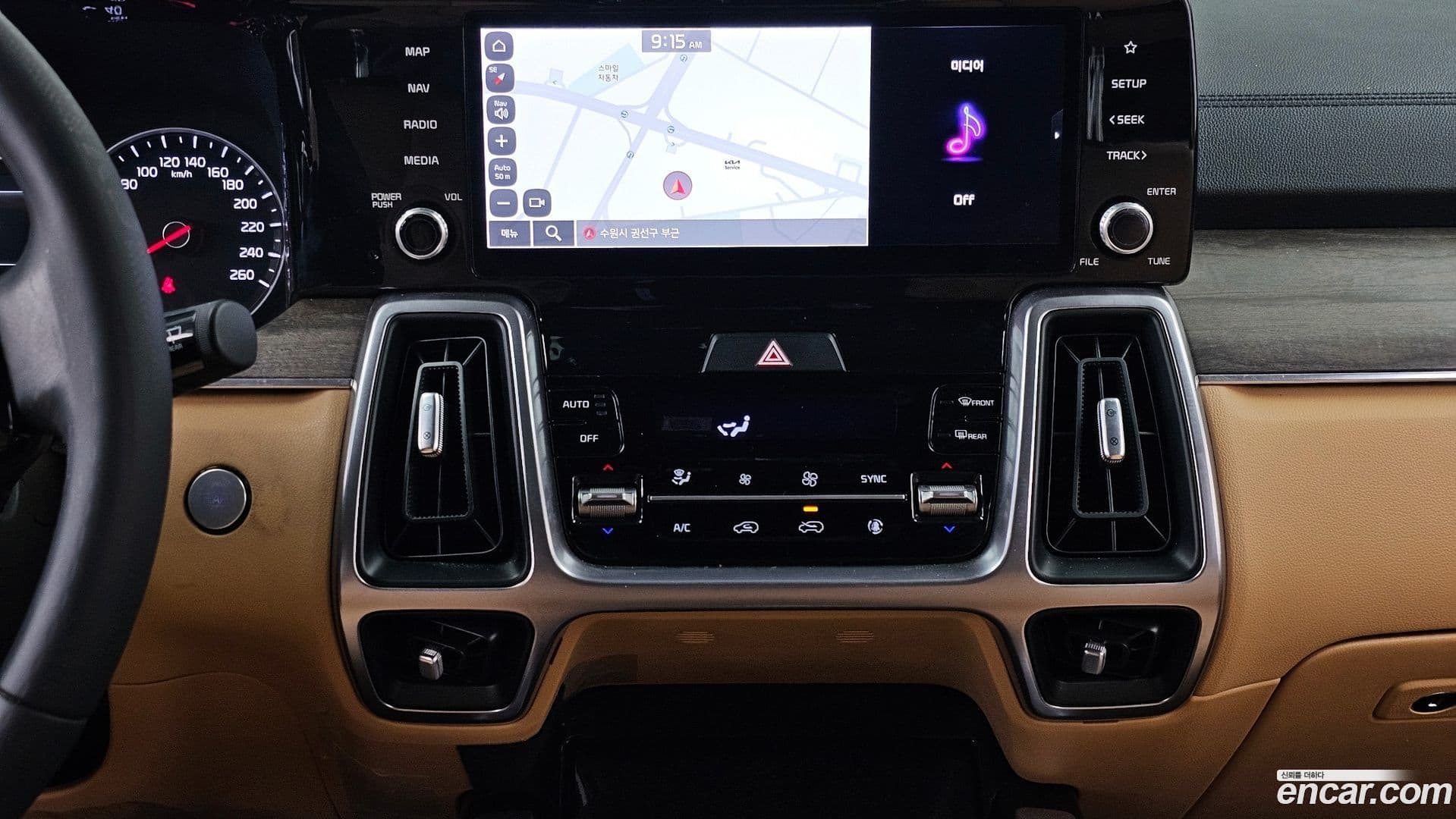 Main__Slider__Photo:Sorento Kia 2022.0-13