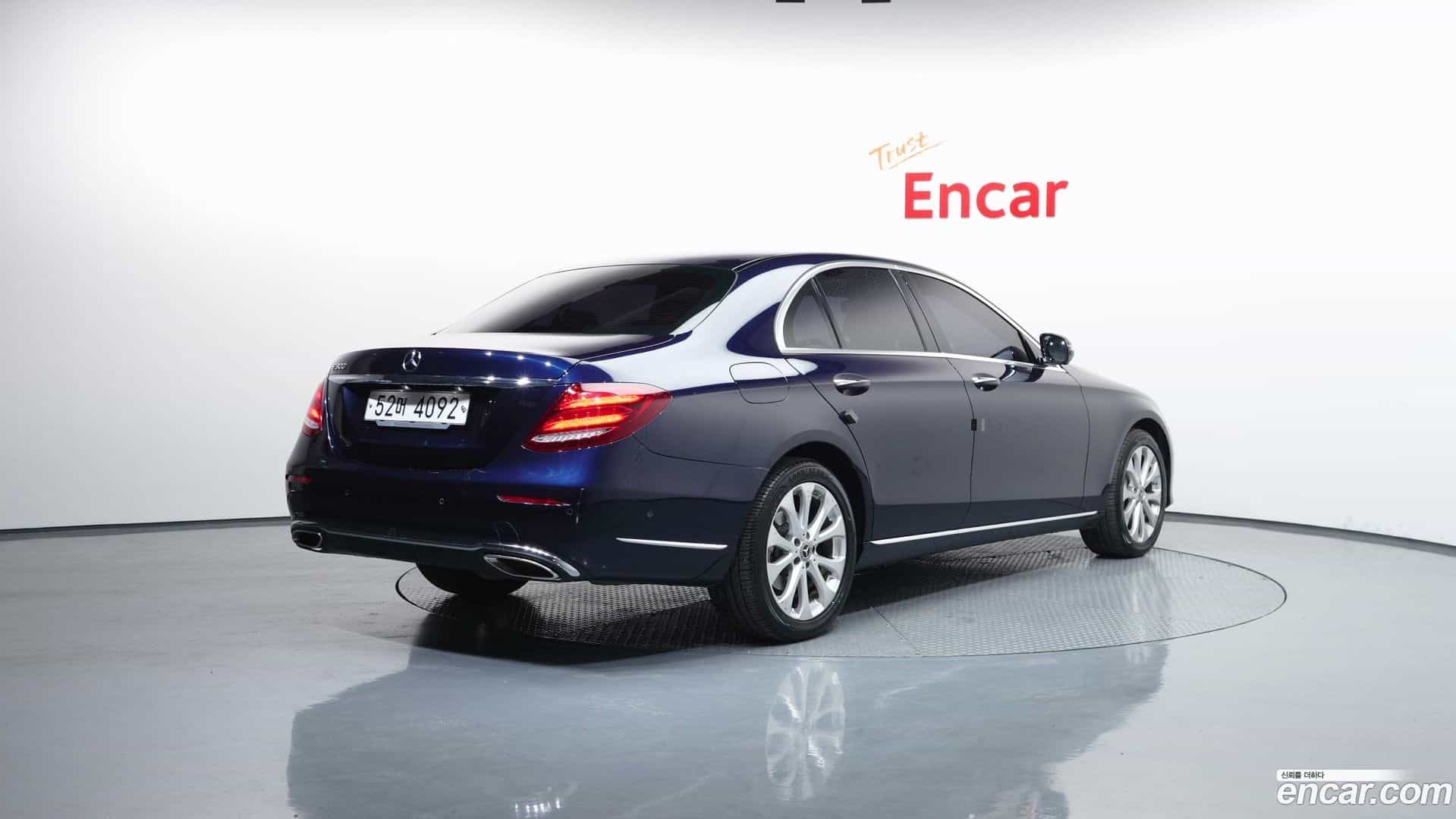 E-Class Mercedes-Benz 2017.10-OUTER-002