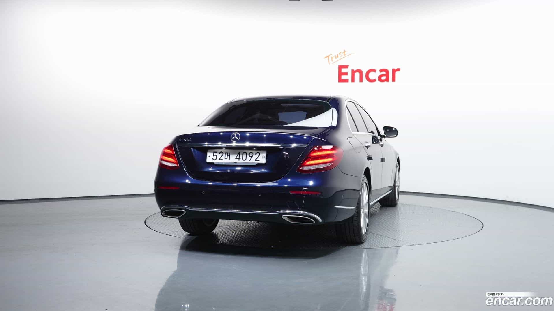 E-Class Mercedes-Benz 2017.10-OUTER-004