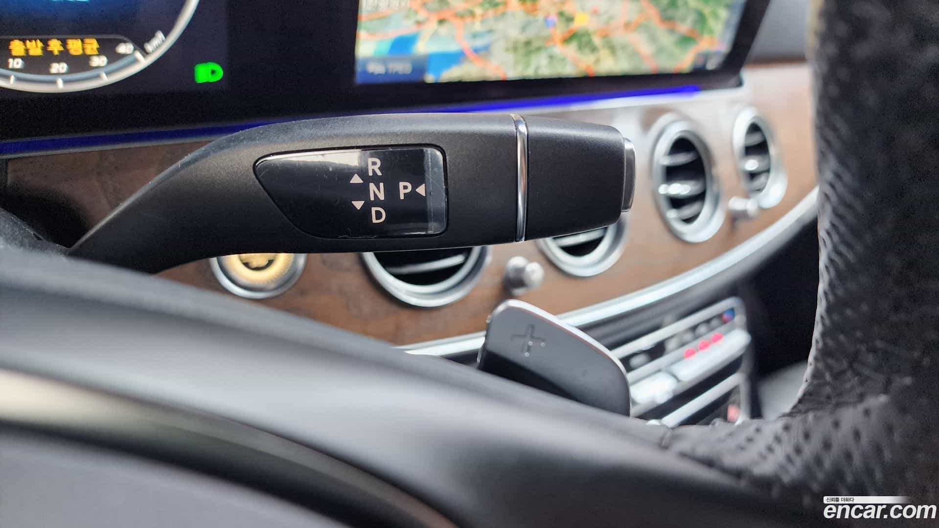 E-Class Mercedes-Benz 2017.10-INNER-009