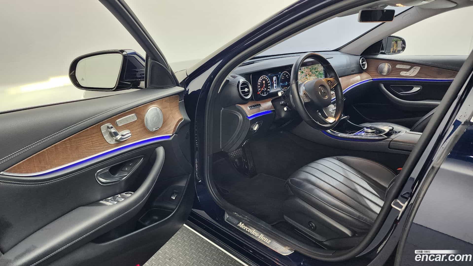 E-Class Mercedes-Benz 2017.10-INNER-010