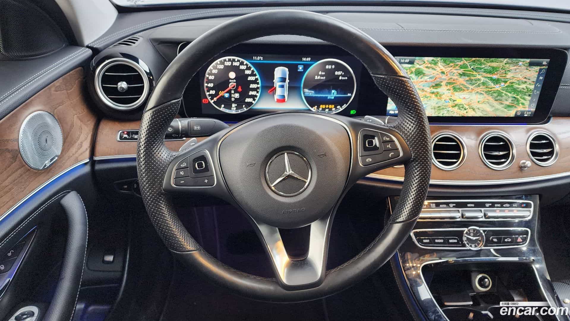 E-Class Mercedes-Benz 2017.10-OPTION-016
