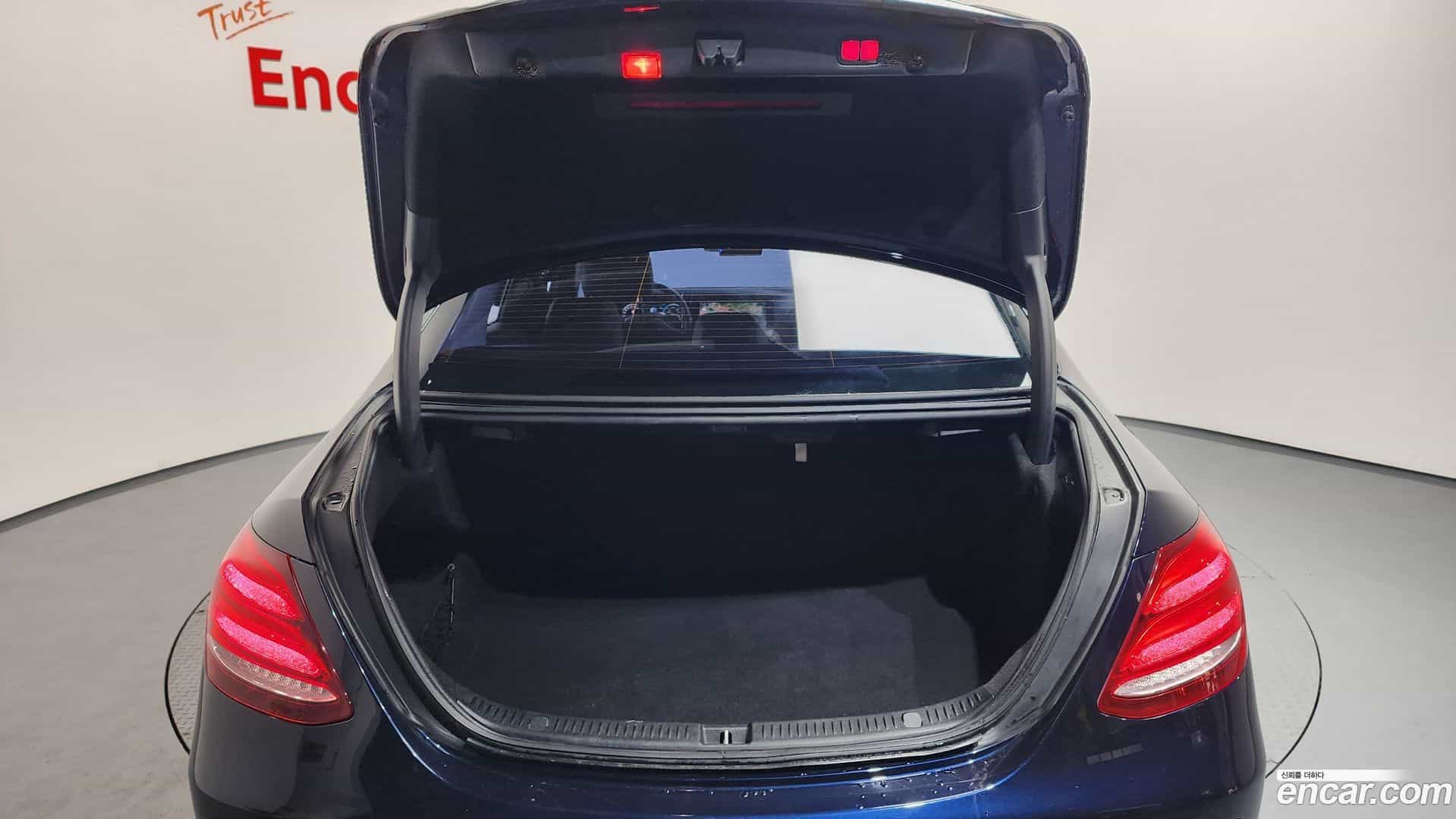 E-Class Mercedes-Benz 2017.10-OPTION-021