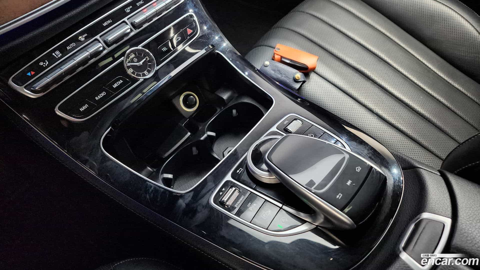 E-Class Mercedes-Benz 2017.10-OPTION-022