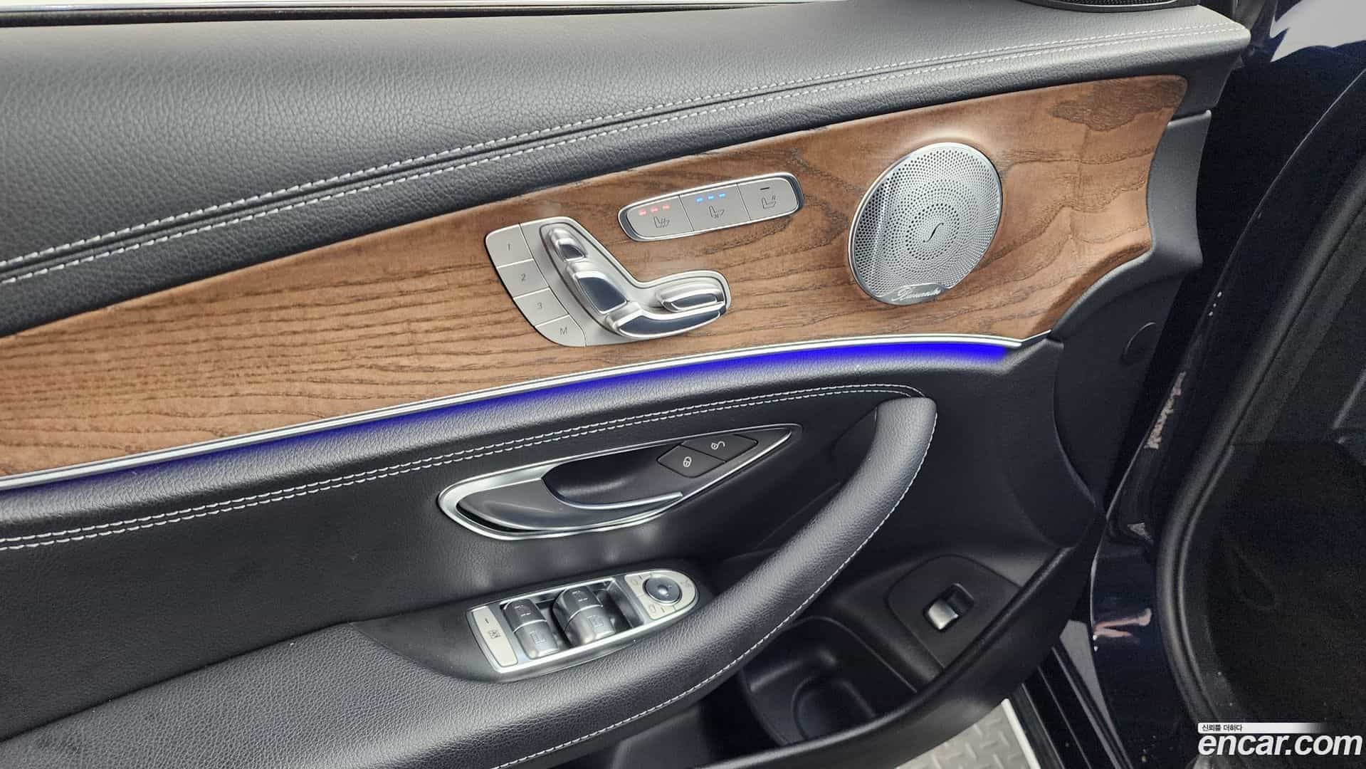 E-Class Mercedes-Benz 2017.10-OPTION-023