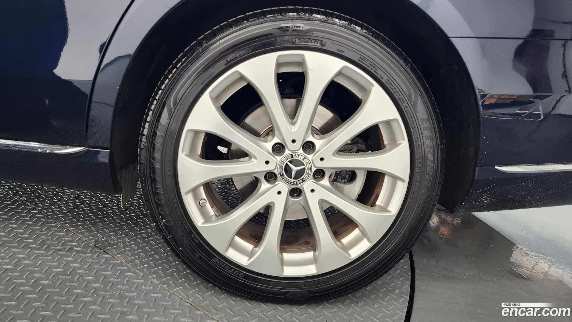 E-Class Mercedes-Benz 2017.10-OUTER-031