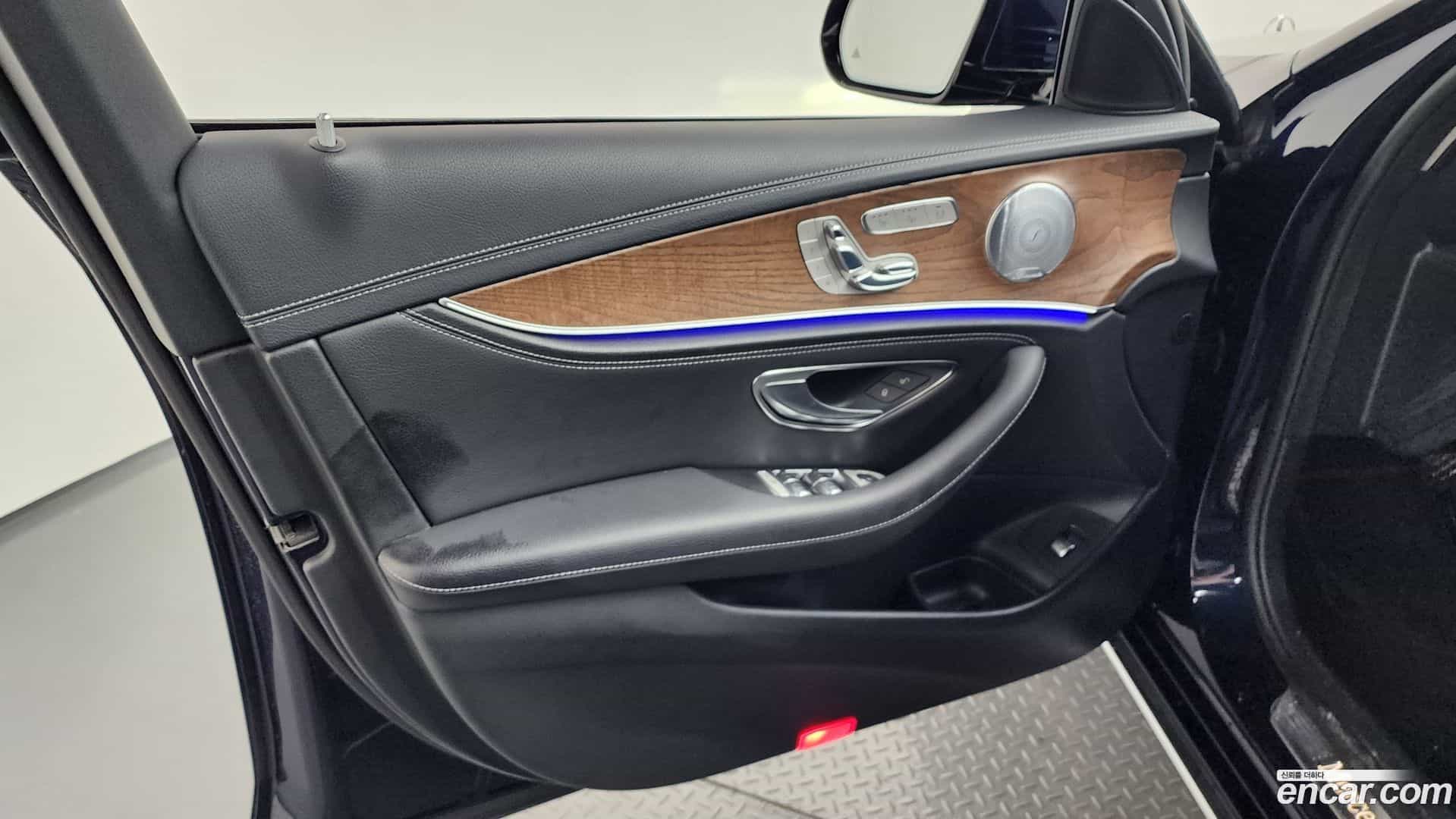 E-Class Mercedes-Benz 2017.10-INNER-034