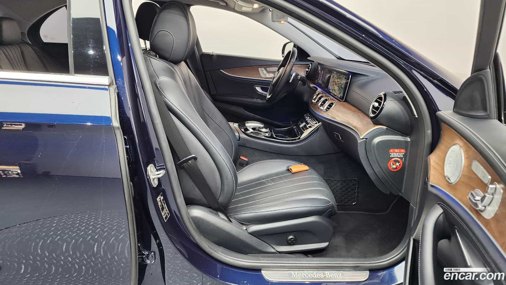 E-Class Mercedes-Benz 2017.10-INNER-036