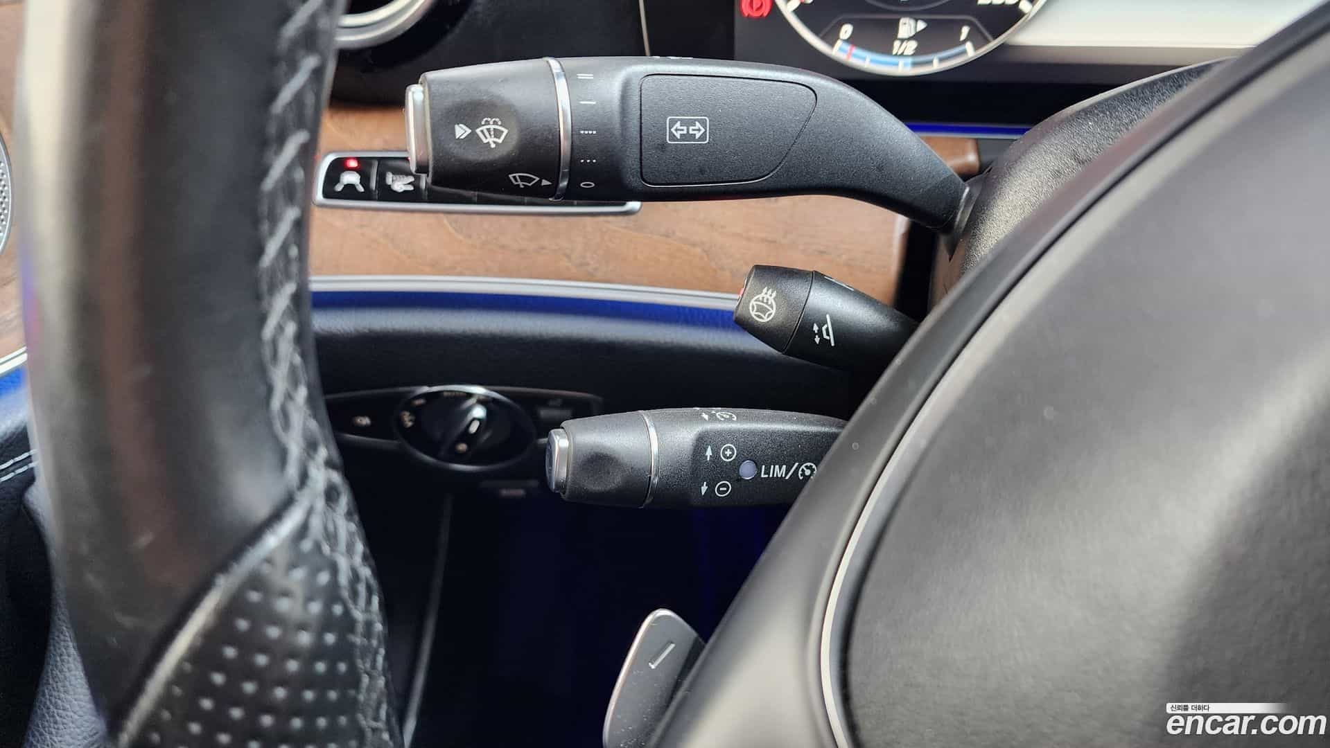 E-Class Mercedes-Benz 2017.10-OPTION-050