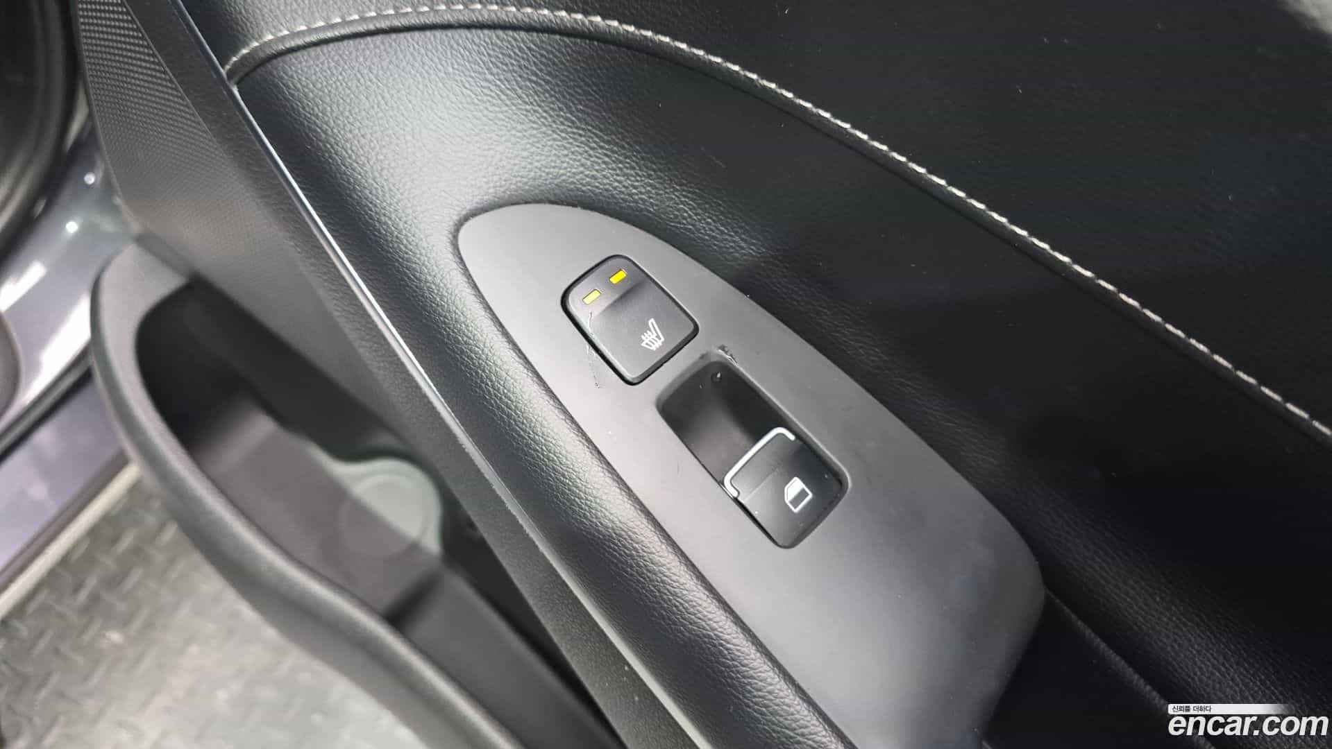 Grandeur Hyundai 2018.7-OPTION-040