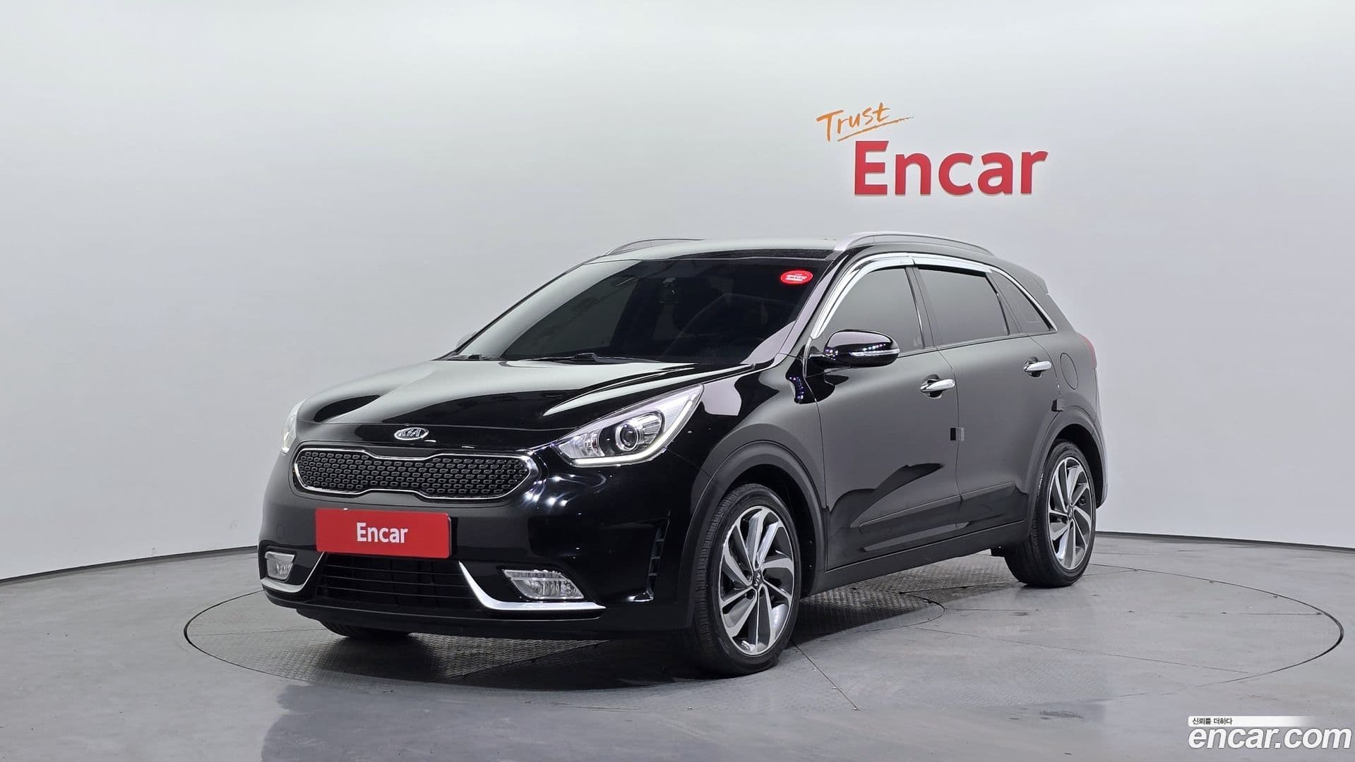 Main__Slider__Photo:Niro Kia 2016.10-0