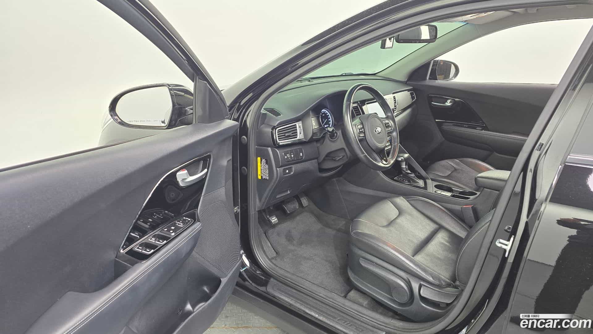 Niro Kia 2016.10-INNER-010