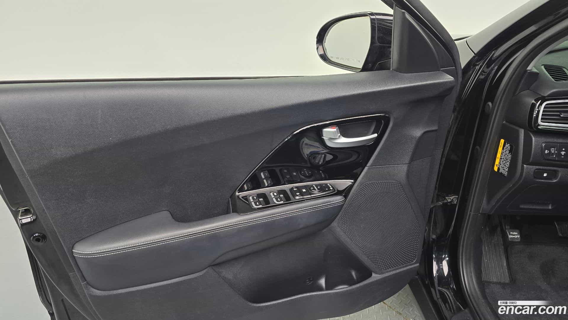 Niro Kia 2016.10-INNER-034