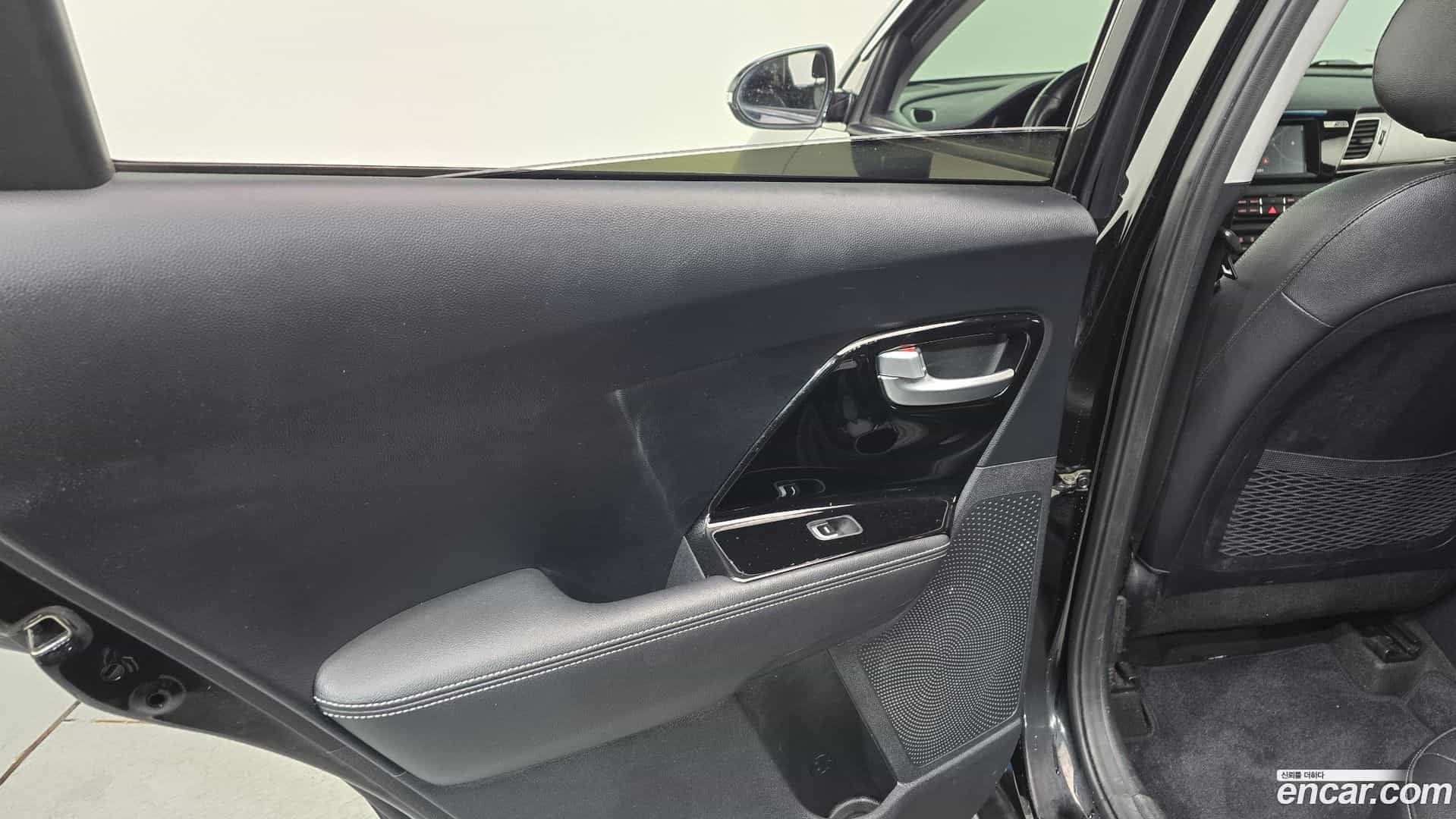 Niro Kia 2016.10-INNER-035