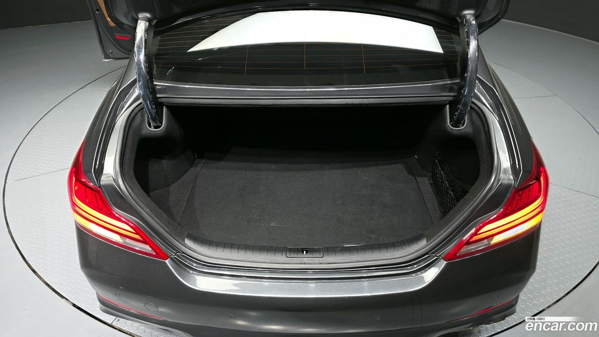 Main__Slider__Photo:G70 Genesis 2018.2-19