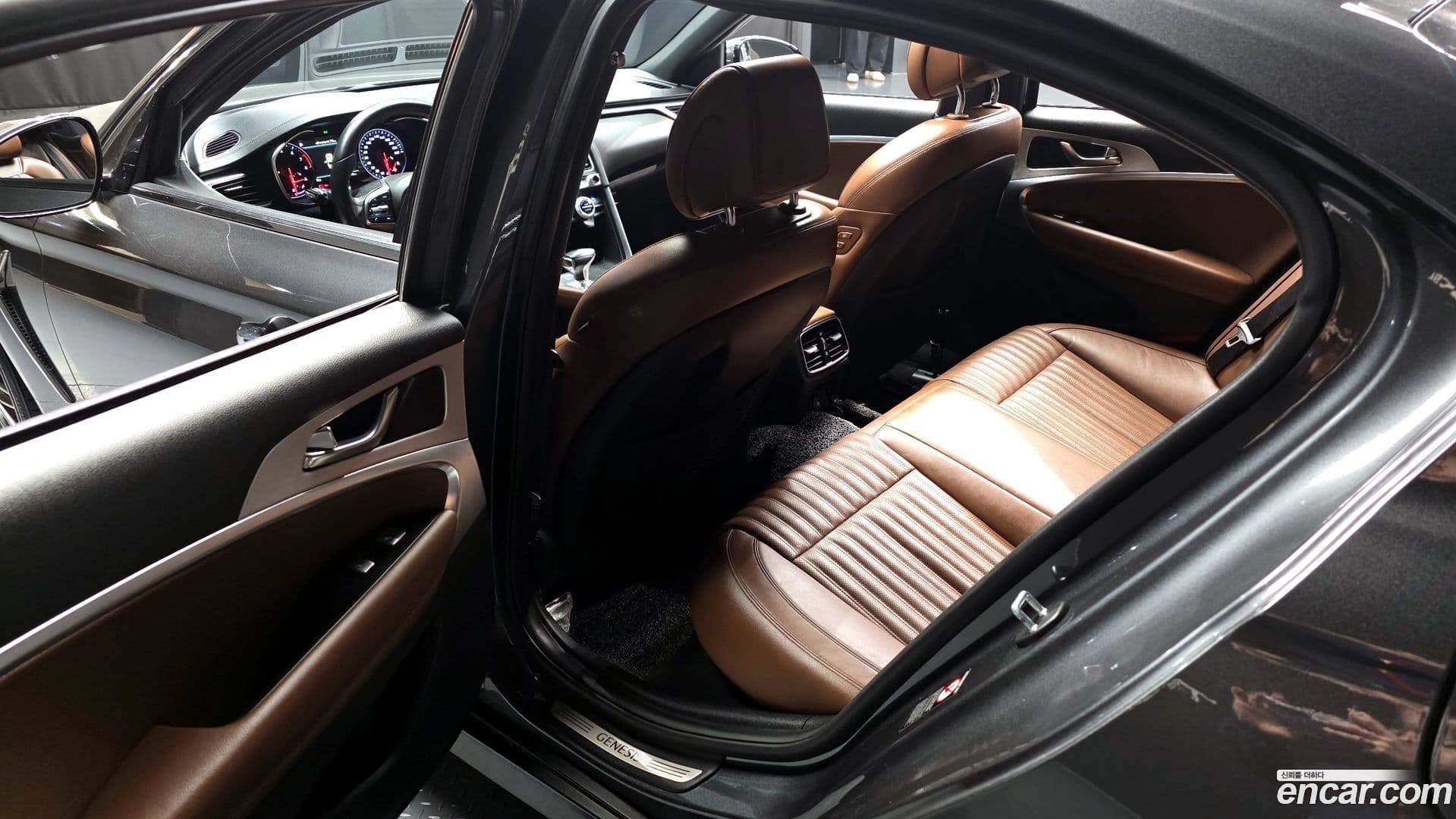 Main__Slider__Photo:G70 Genesis 2018.2-25