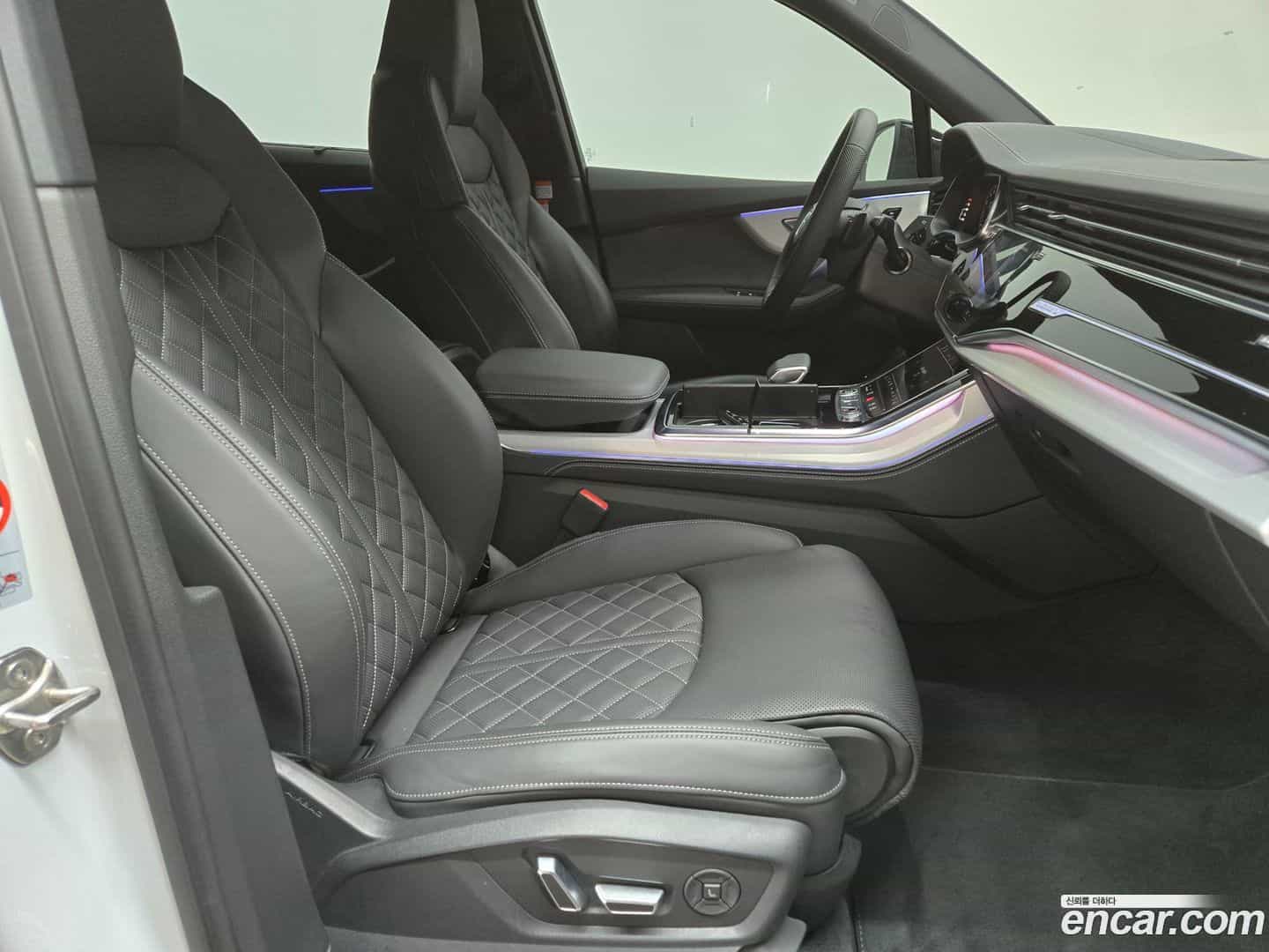 Q7 Audi 2025.6-OPTION-020