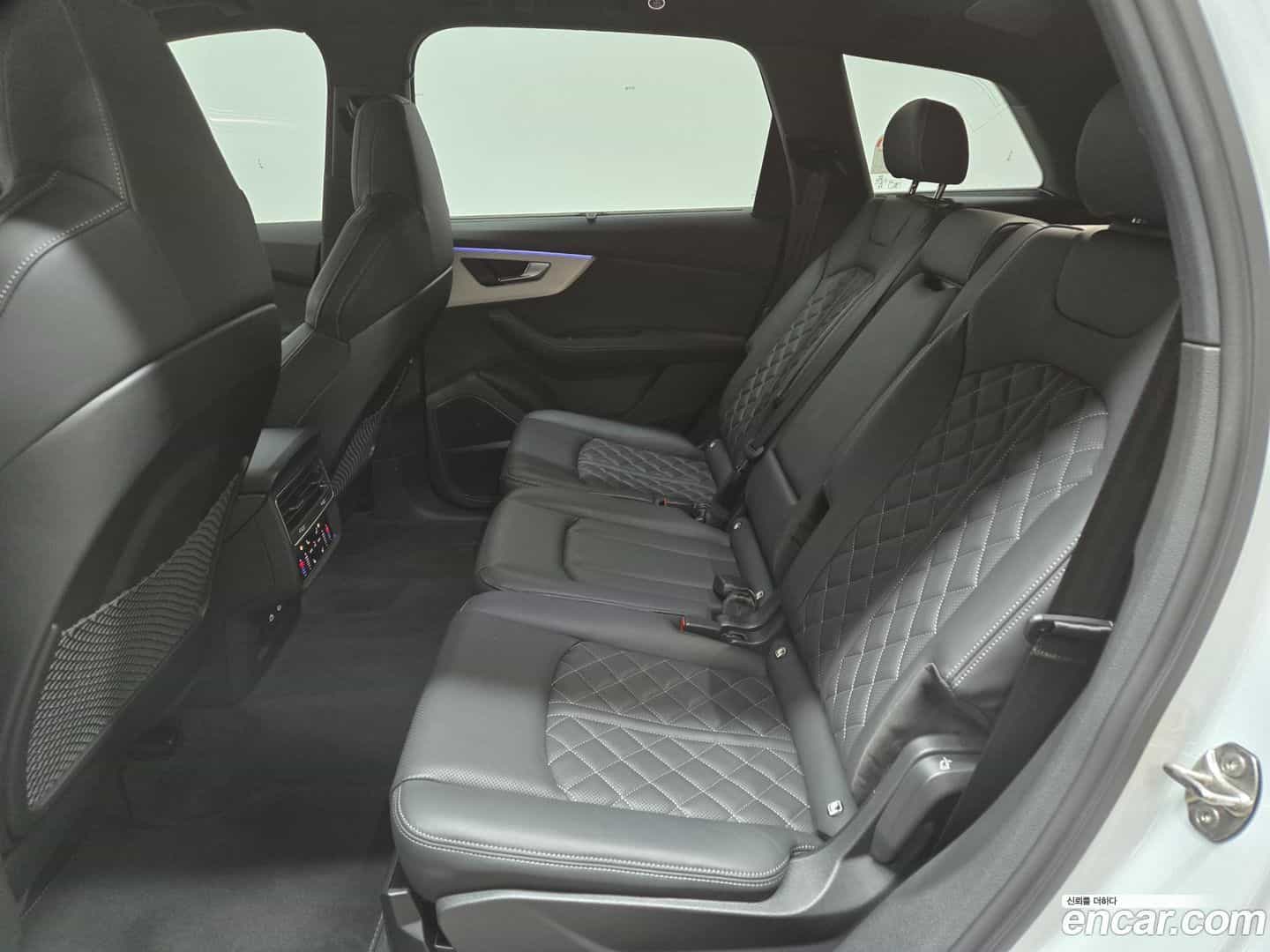 Q7 Audi 2025.6-OPTION-021