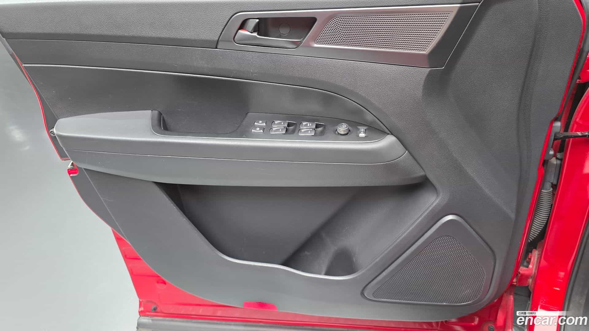 Rexton KG Mobility 2022.2-INNER-034