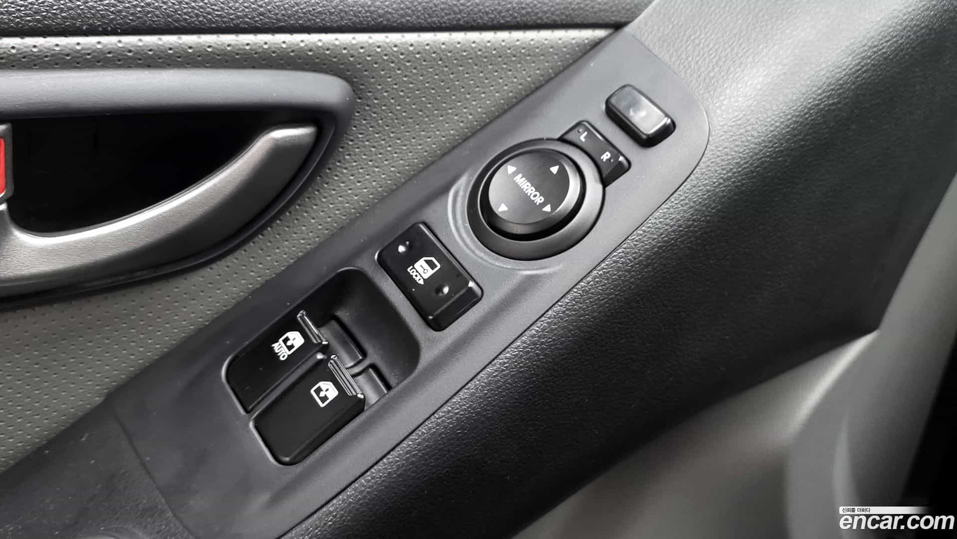 Starex Hyundai 2018.1-OPTION-042