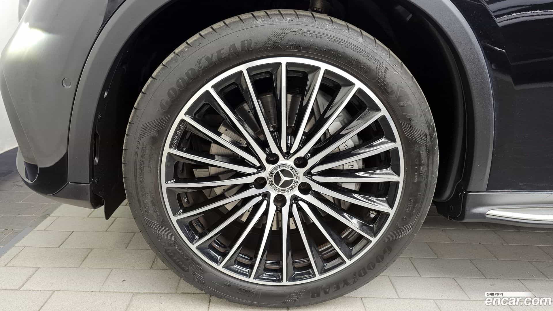 GLC-Class Mercedes-Benz 2023.10-OUTER-005