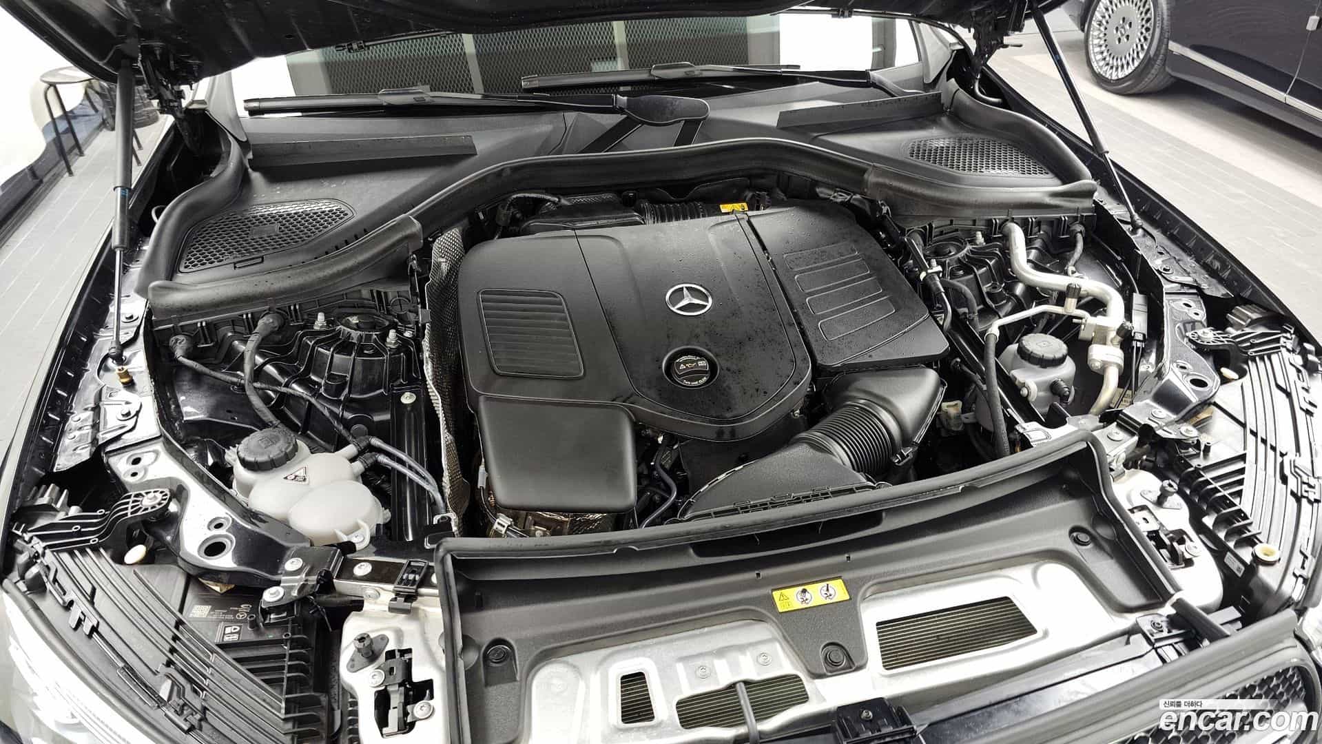 GLC-Class Mercedes-Benz 2023.10-OUTER-006