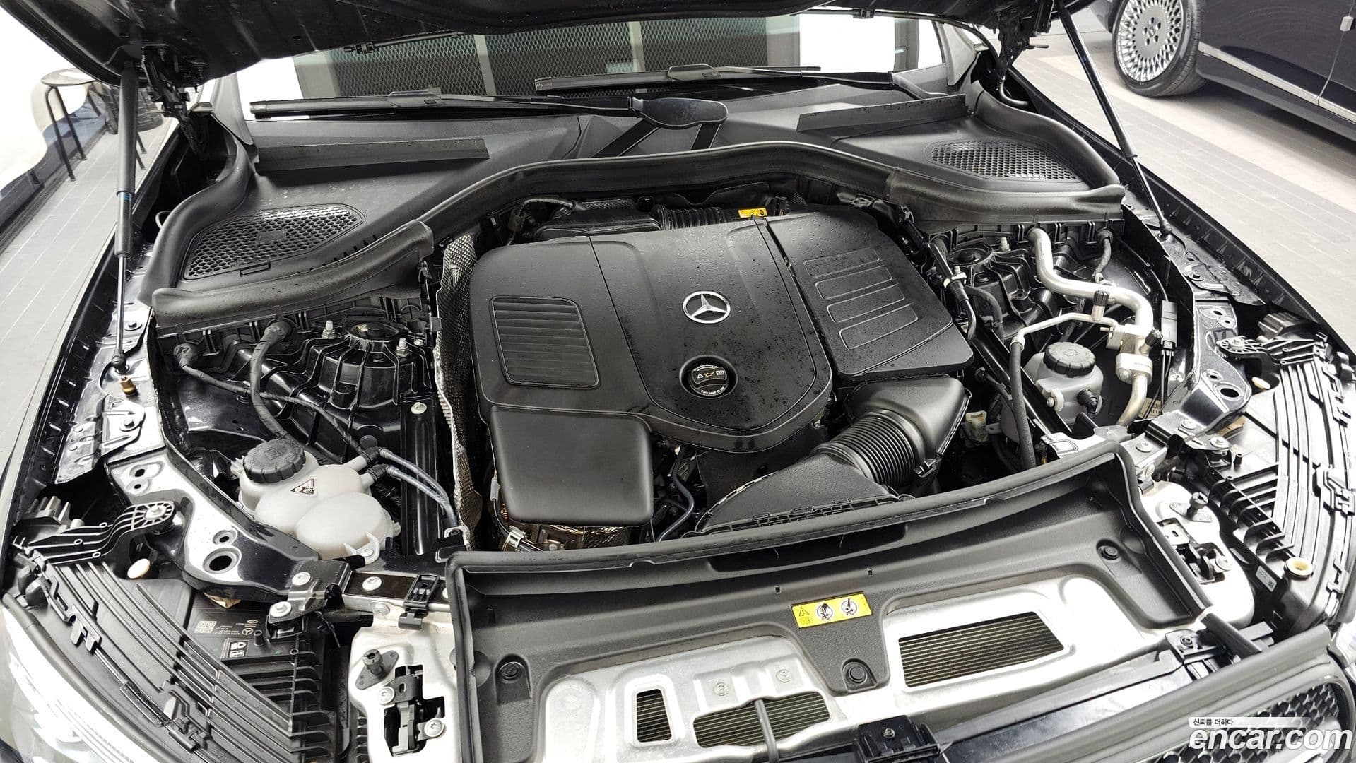 Main__Slider__Photo:GLC-Class Mercedes-Benz 2023.10-5