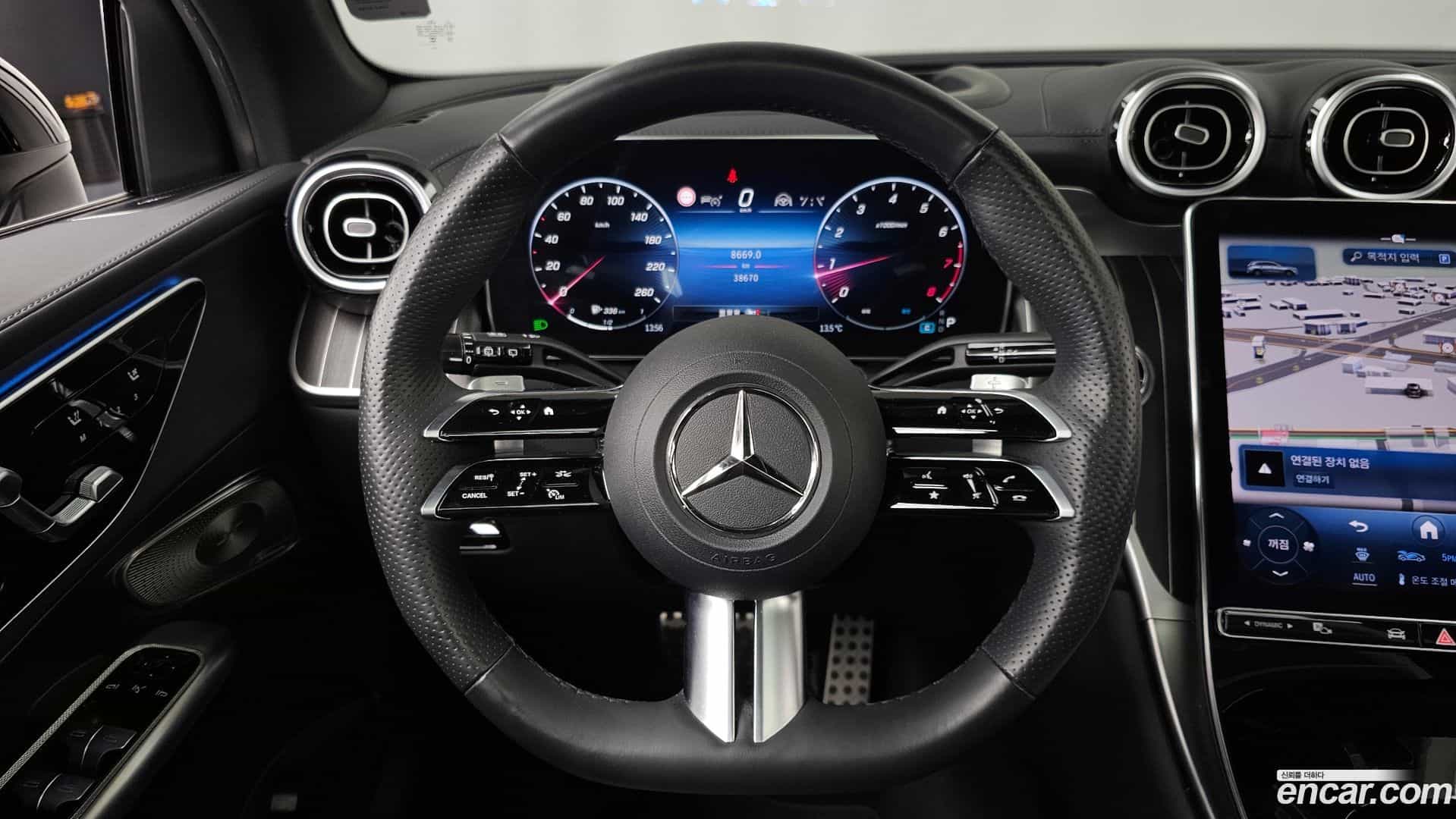 GLC-Class Mercedes-Benz 2023.10-OPTION-017