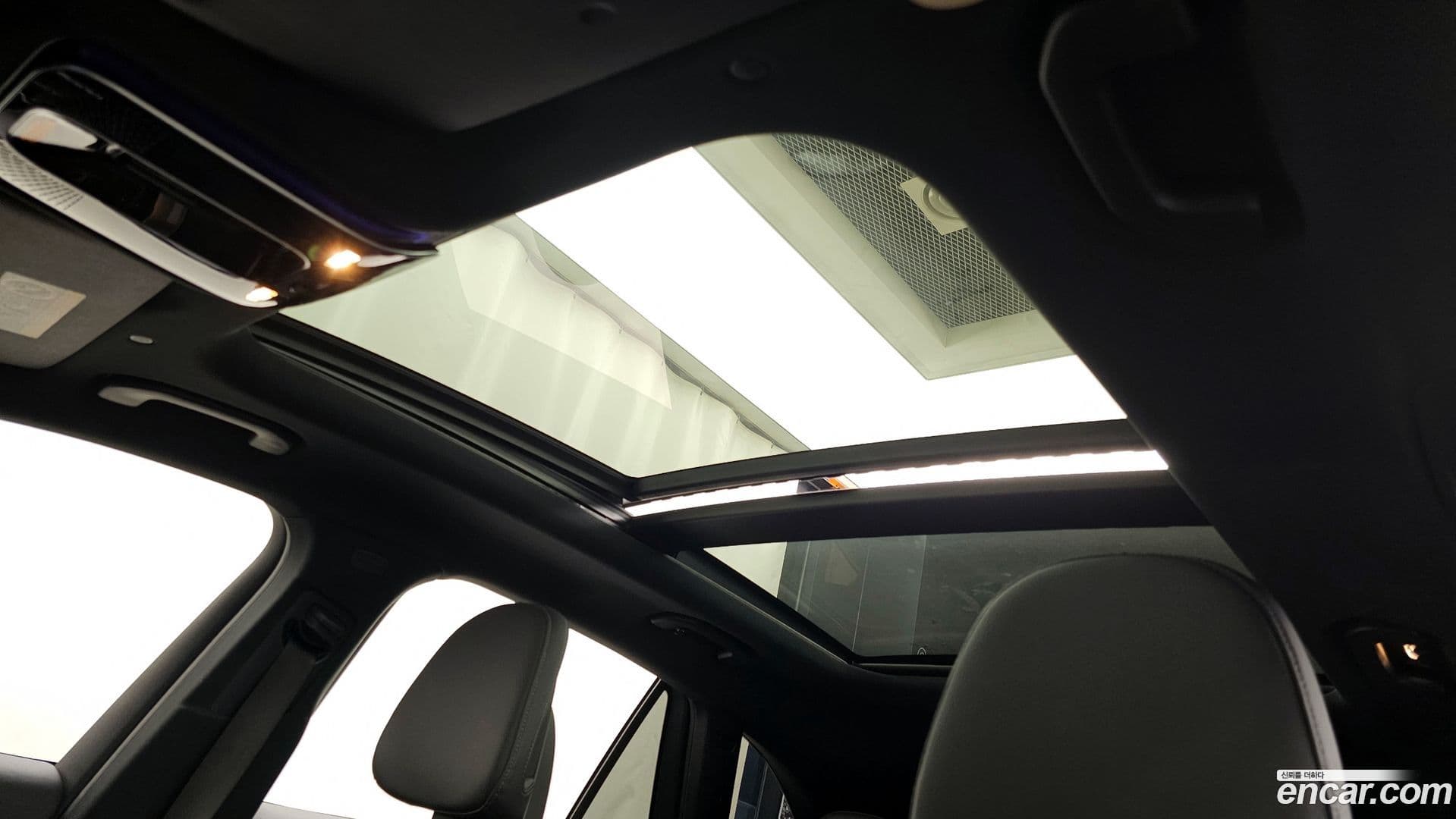 Main__Slider__Photo:GLC-Class Mercedes-Benz 2023.10-17
