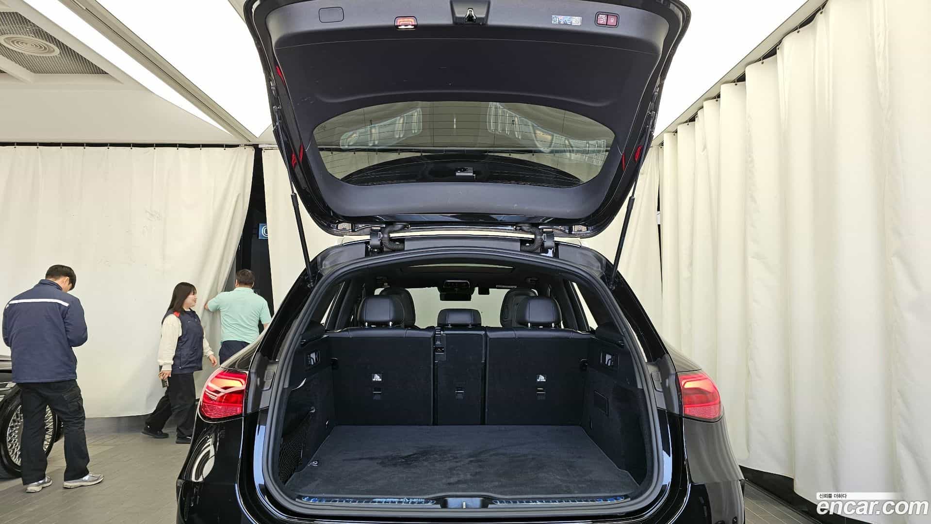 GLC-Class Mercedes-Benz 2023.10-OPTION-024