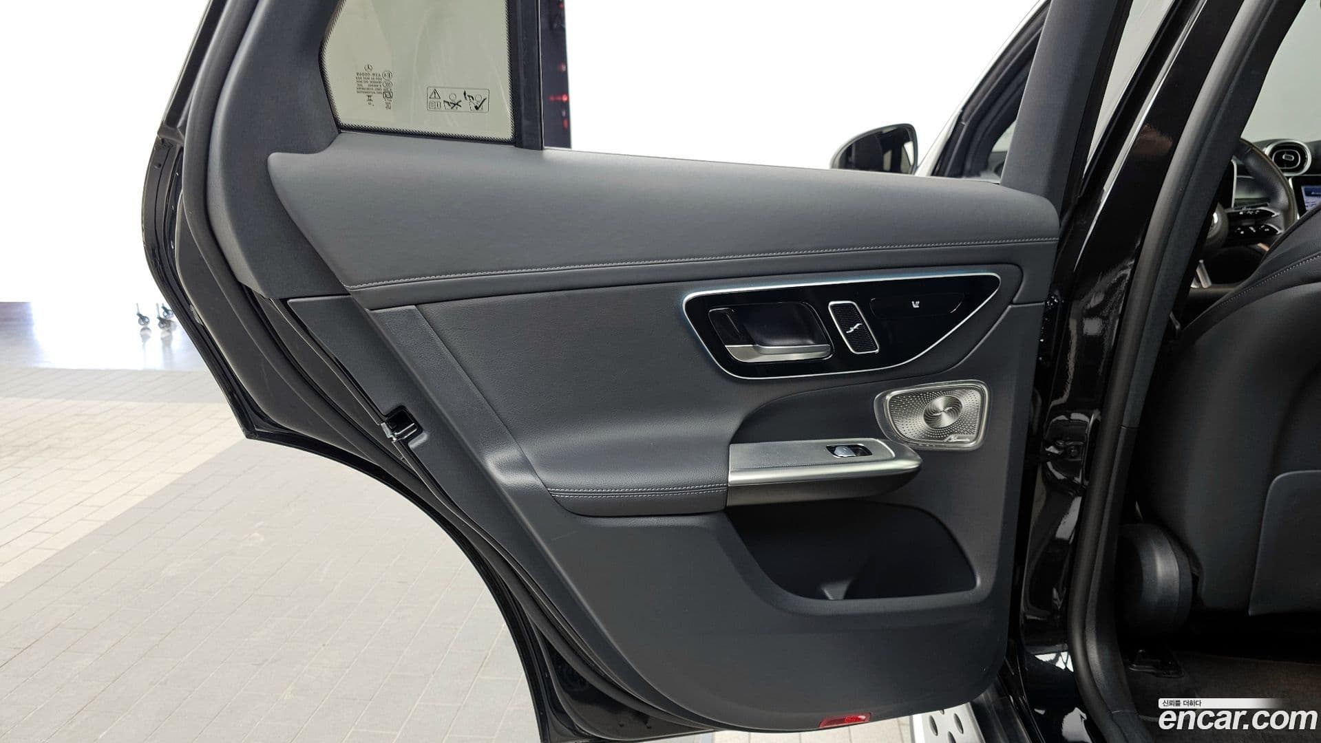Main__Slider__Photo:GLC-Class Mercedes-Benz 2023.10-24