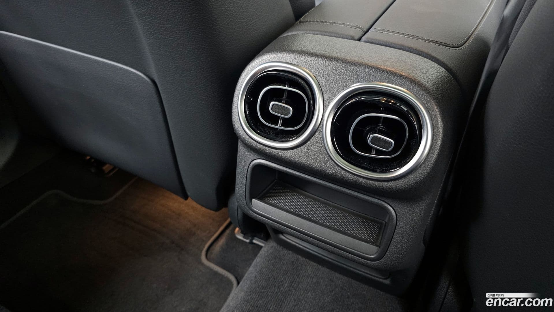 Main__Slider__Photo:GLC-Class Mercedes-Benz 2023.10-31