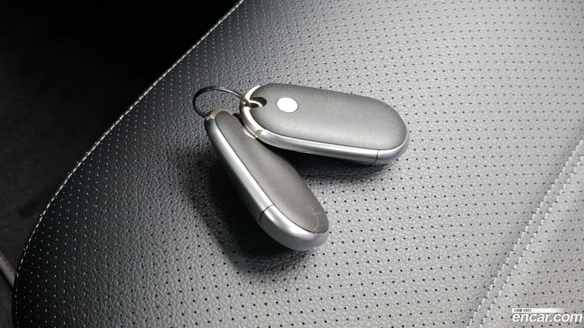 GLC-Class Mercedes-Benz 2023.10-OPTION-050