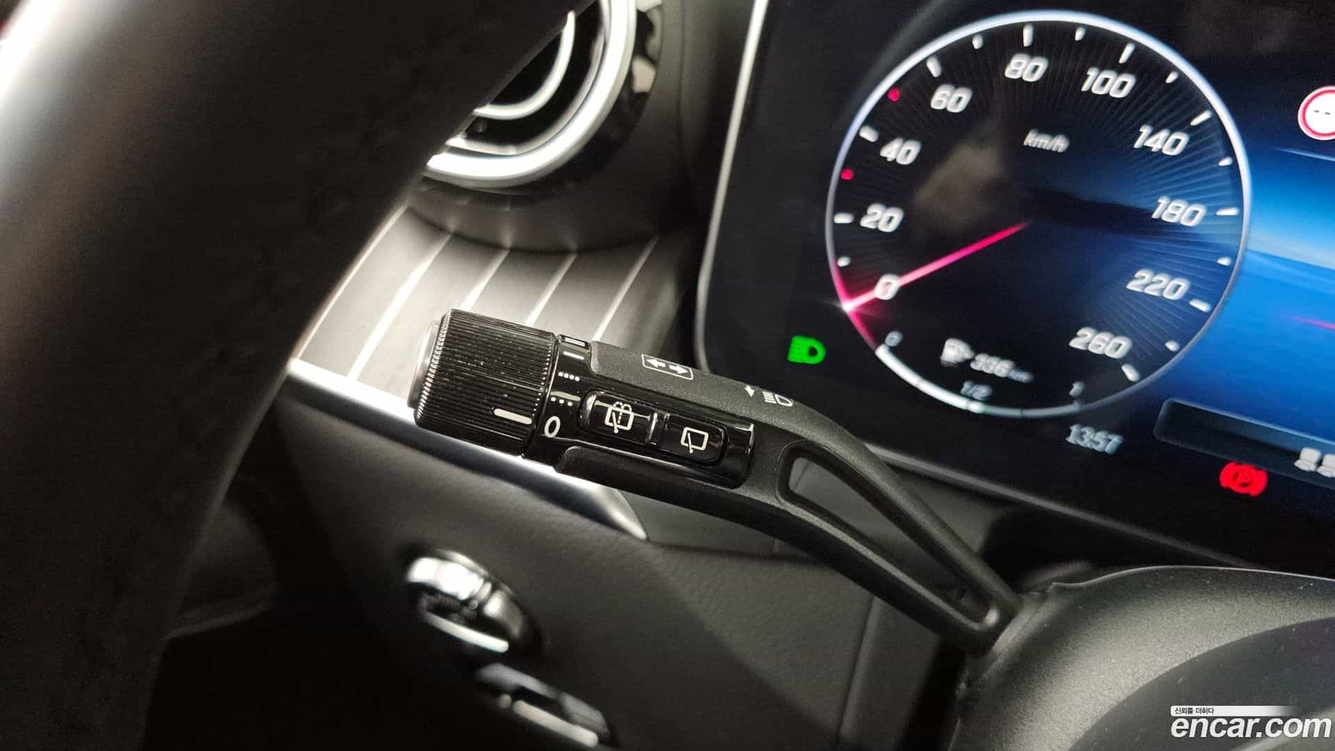 GLC-Class Mercedes-Benz 2023.10-OPTION-051