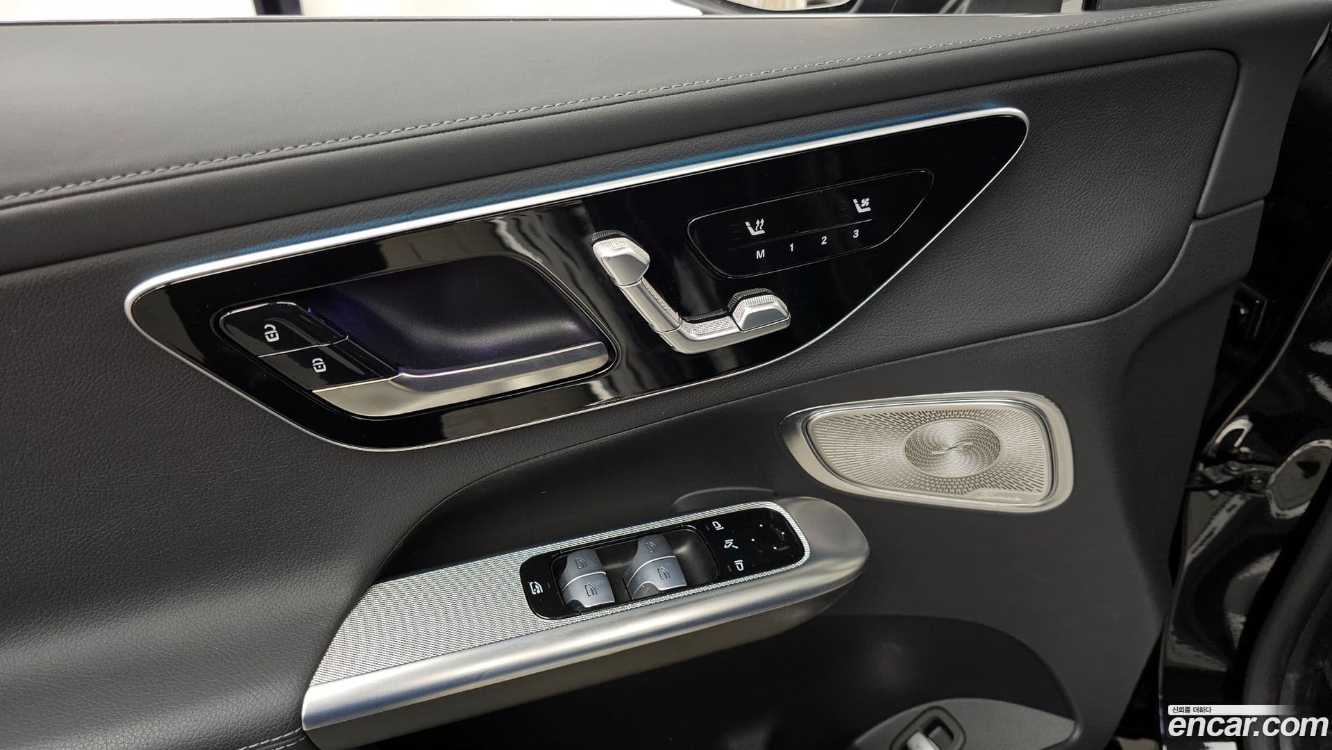 Main__Slider__Photo:GLC-Class Mercedes-Benz 2023.10-38