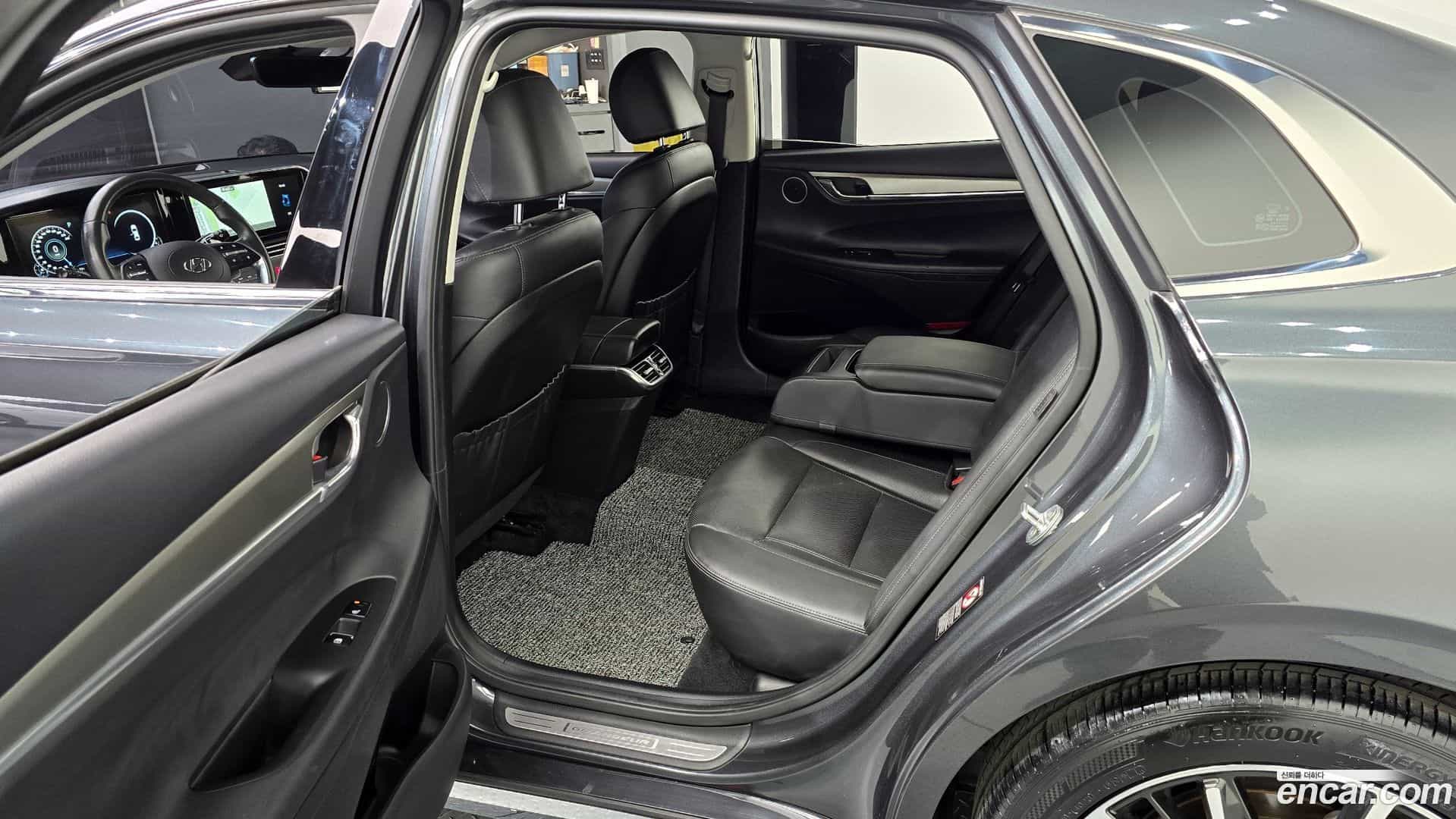 Grandeur Hyundai 2022.0-OPTION-015
